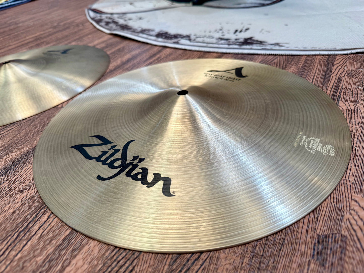🥁 Zildjian A New Beat 14” Hi Hat Pair~ Excellent Condition Cymbals~ Hi Hats 🥁