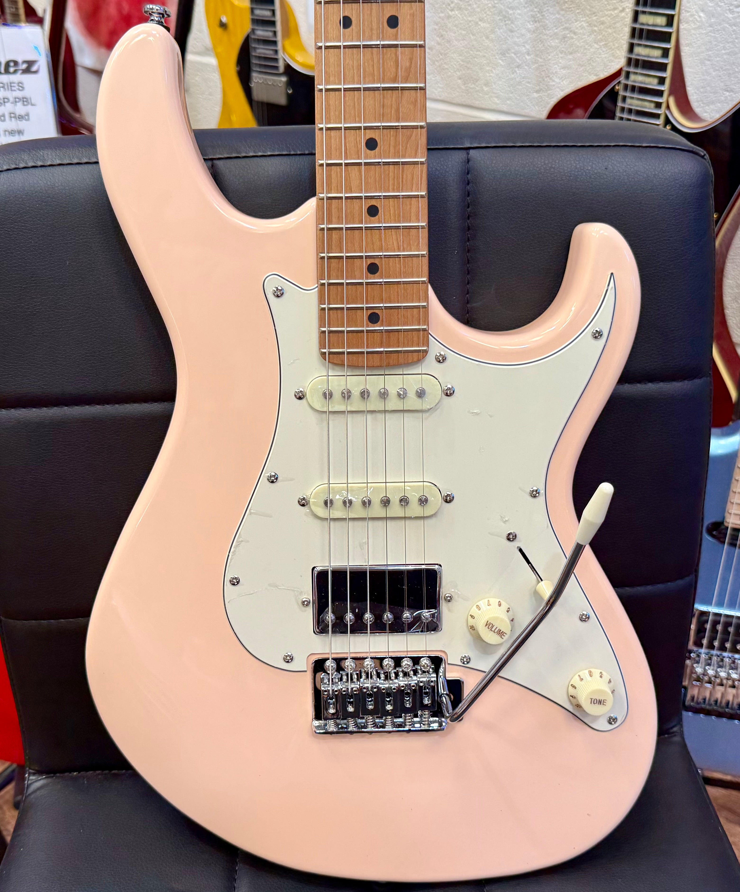🌟BRAND NEW🌟 Cort G200SE Limited Edition~ Aged Cream~ Roasted Maple~ Latest Model!