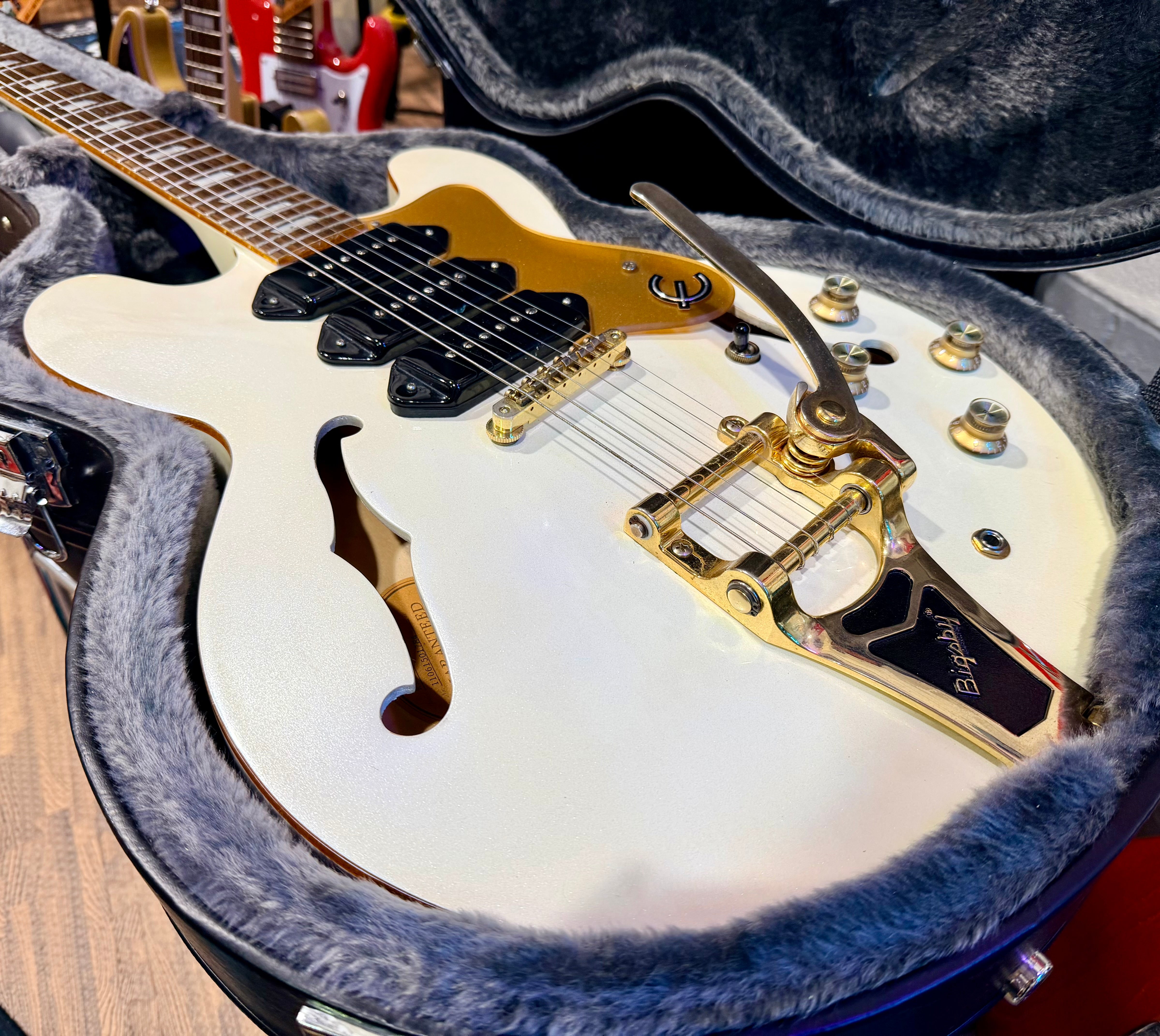✨LIMITED EDITION✨ Epiphone Riviera Royale Custom P93~ Pearl White + Hard Case!