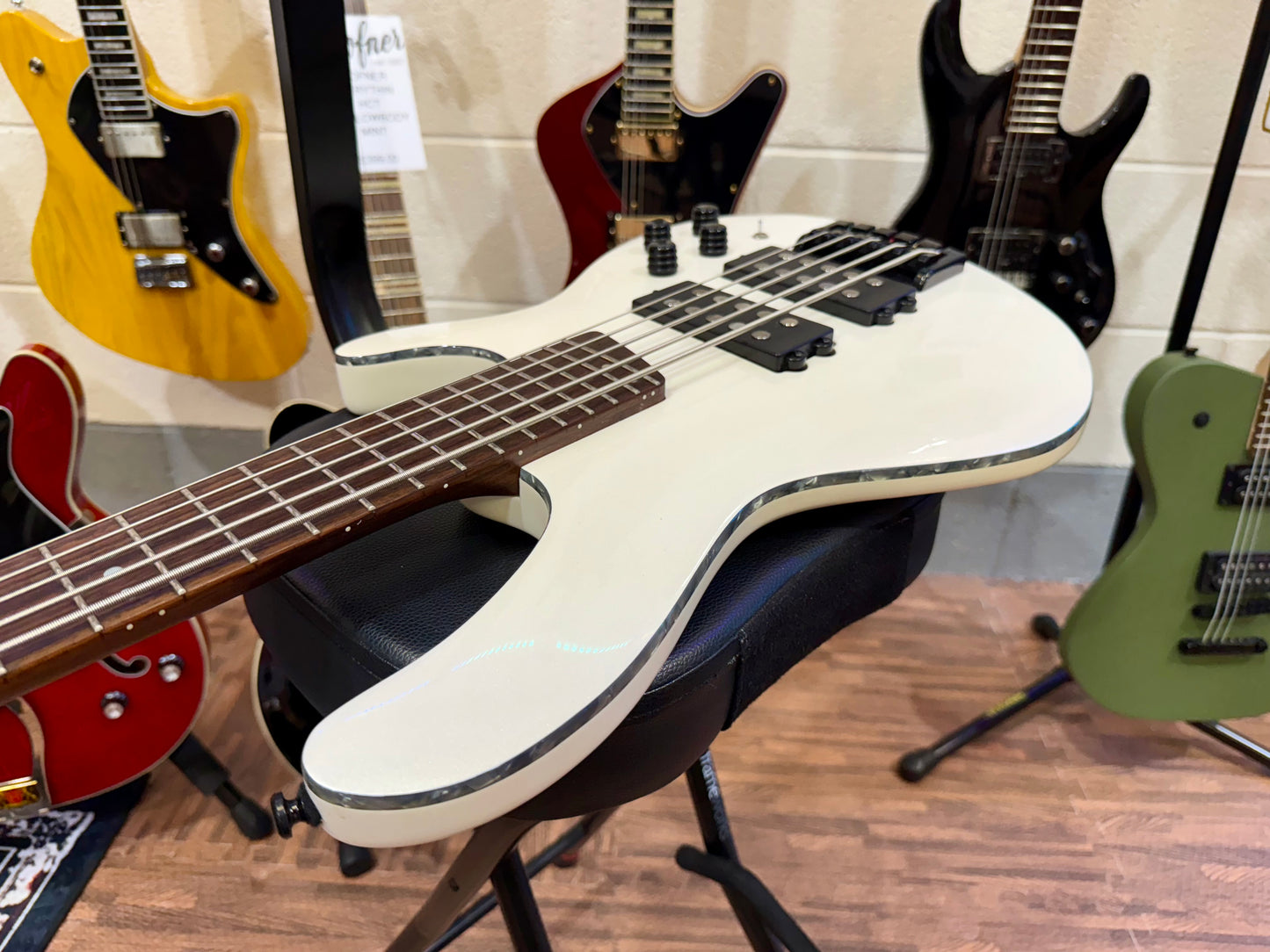 🌟MINT🌟 Cort C5-H 5 String Electric Active Bass Guitar~ Pearl White Finish!