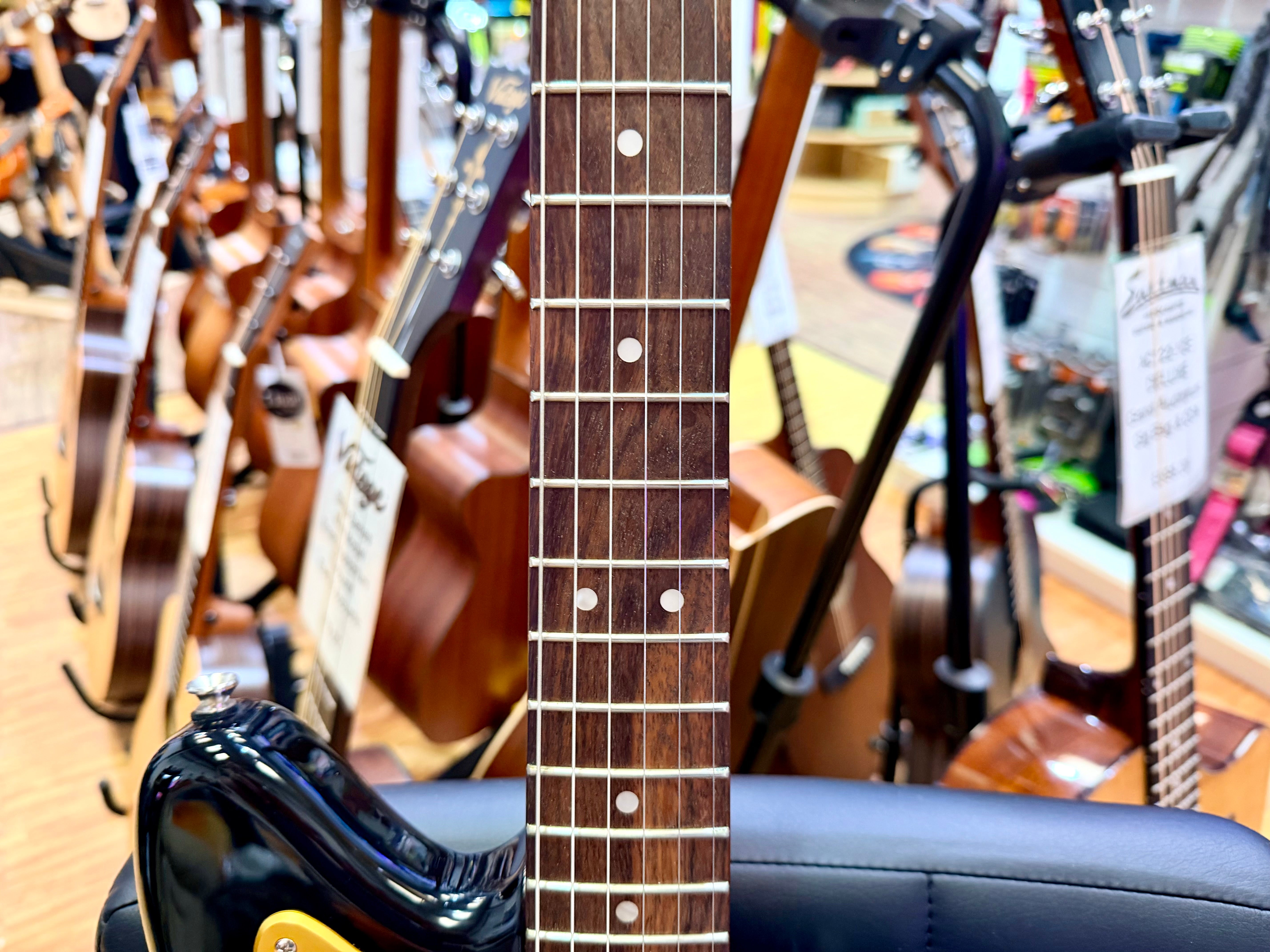 ✨1/250✨ Limited Edition Squier Classic Vibe 60’s Jazzmaster FSR Black & Gold!