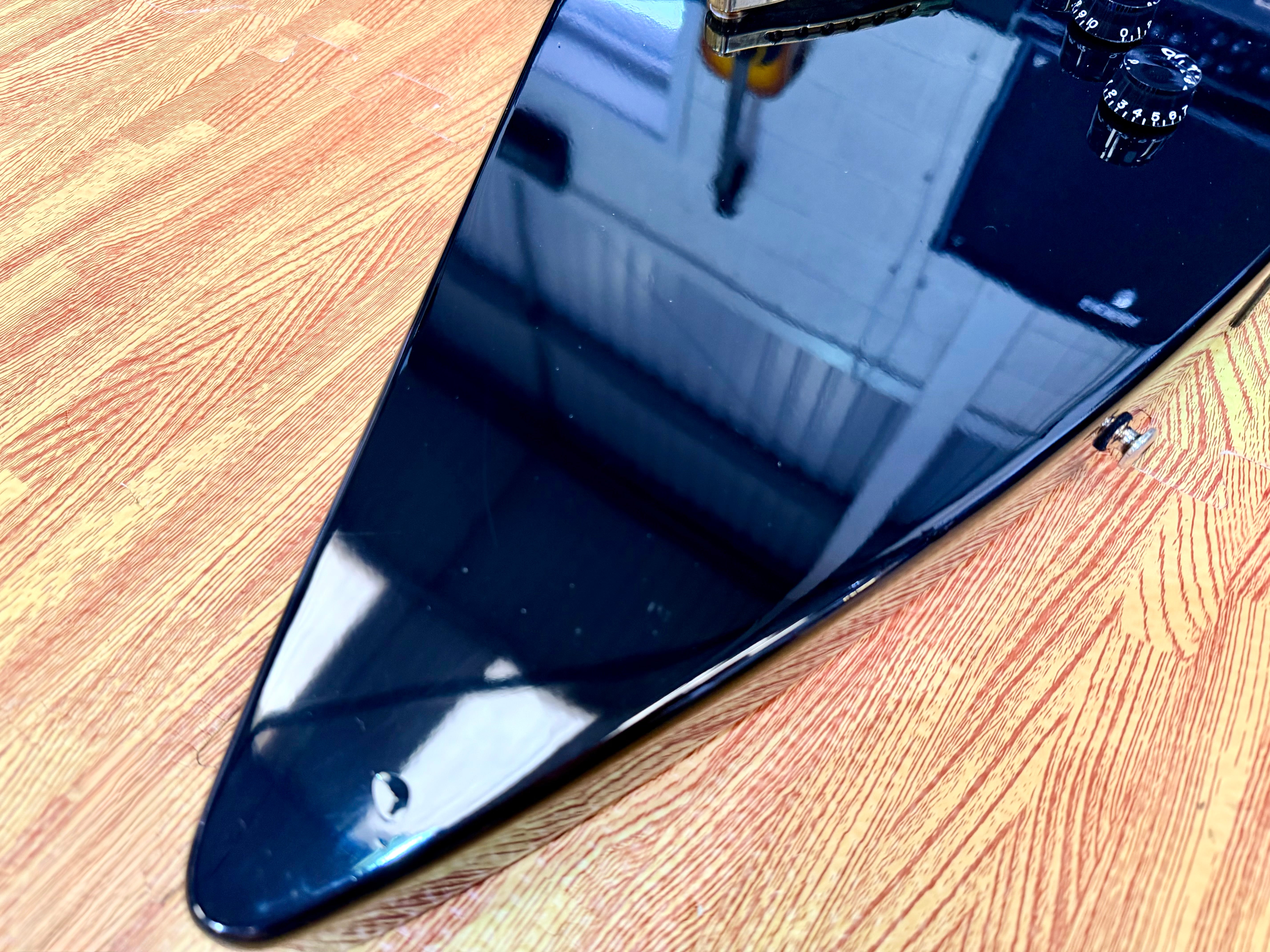 ⚡️2001⚡️ Epiphone ‘58 Explorer Black~ Korean Made 1958 ~ Gold Hardware~ Unsung MIK!