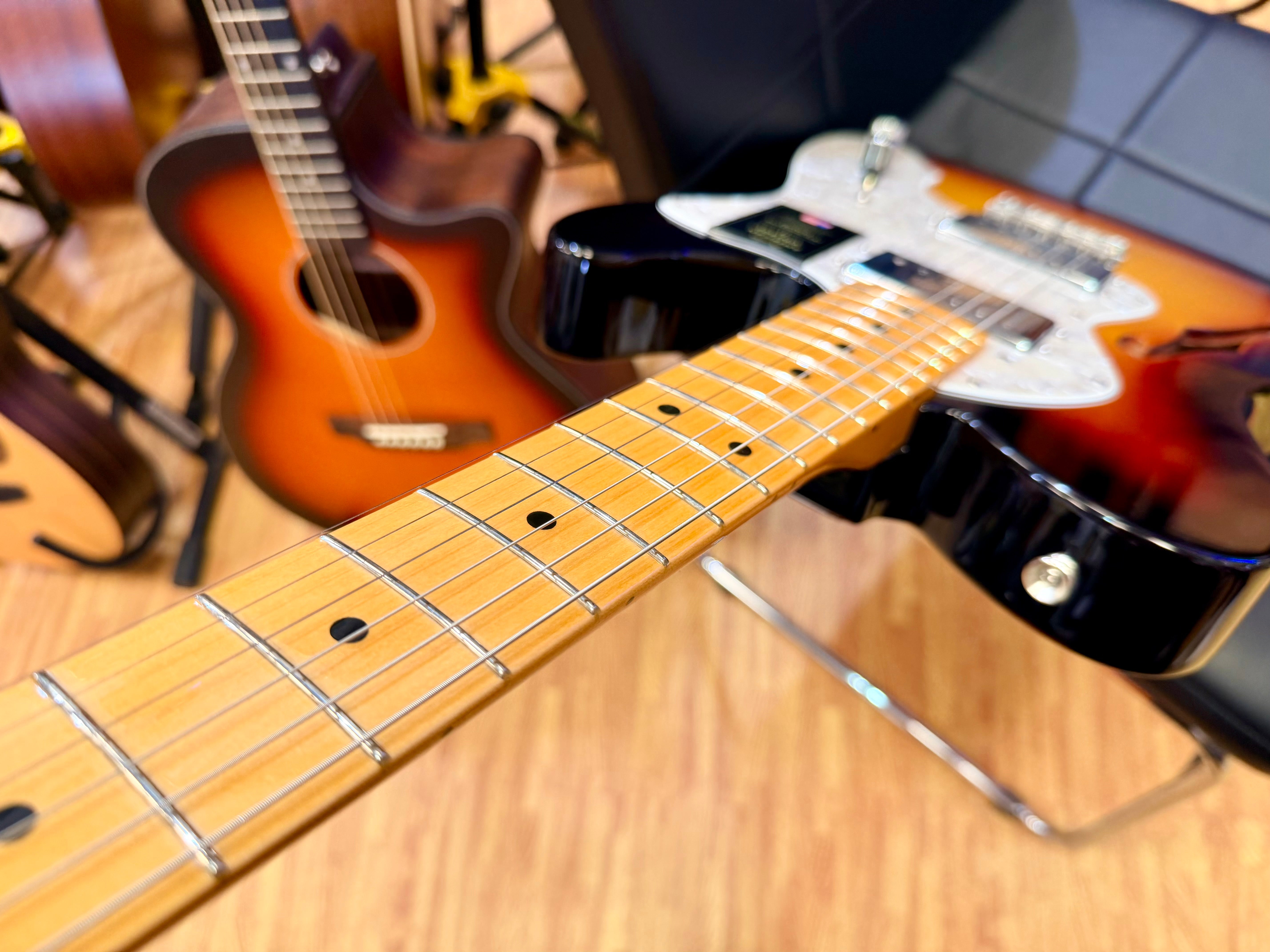 ✨2025✨ Fender American Vintage II 1972 Telecaster Thinline~ 3-Colour Sunburst!
