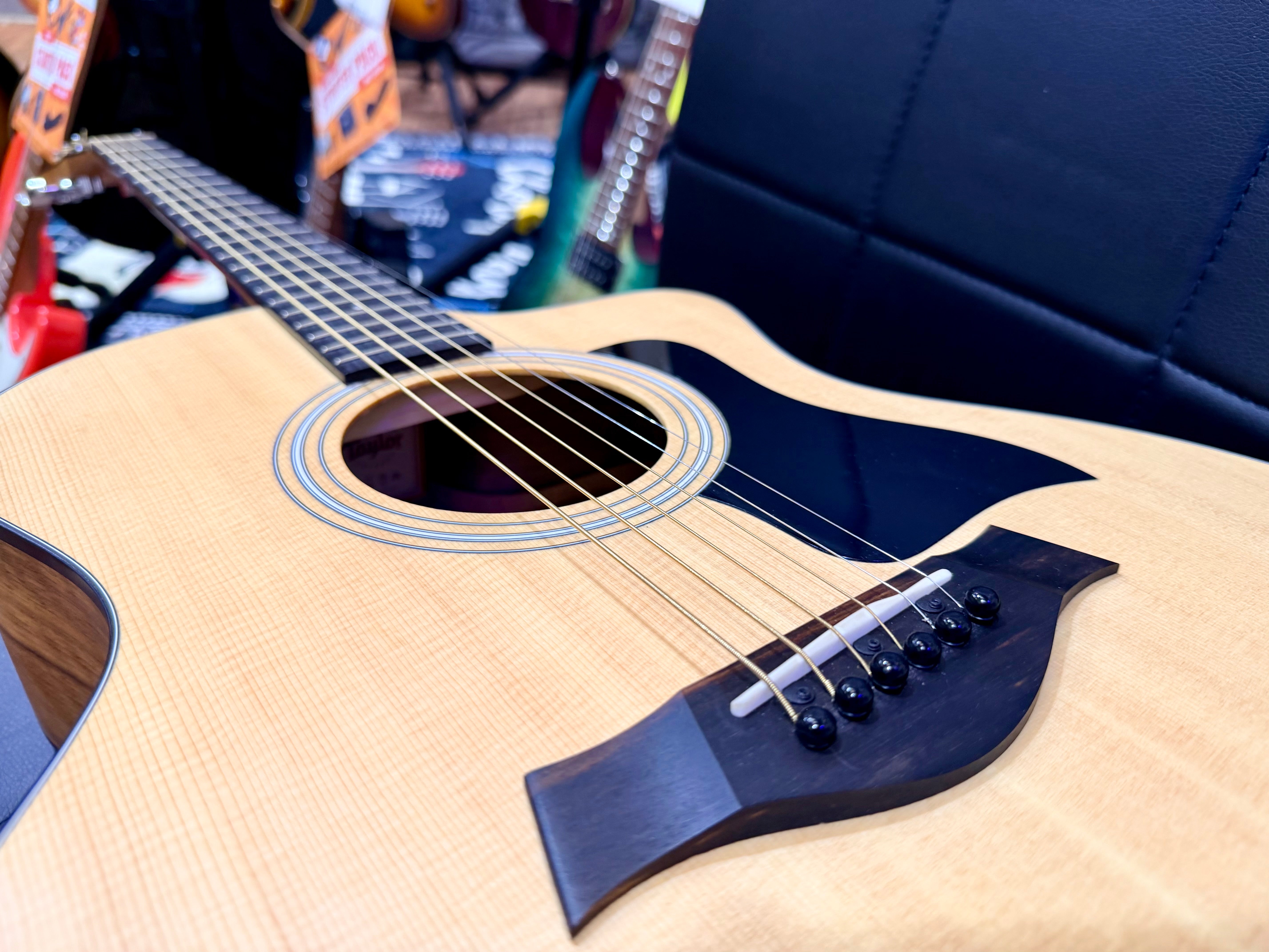 🌟MINT🌟 Taylor 114ce Grand Auditorium Electro Acoustic Guitar~ Natural~ Gig Bag!