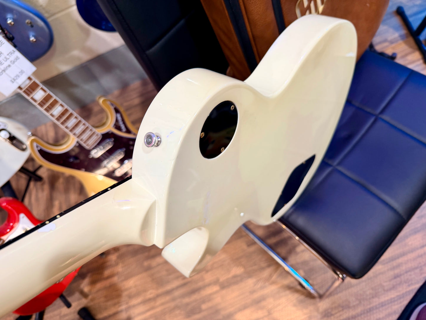 🌟2009🌟 Gibson Les Paul Studio~ Alpine White & Gold~ Ebony Fretboard~ Gig Bag!