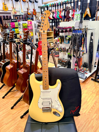 ✨MINT 2018✨ Fender Player Stratocaster HSS~ Buttercream Maple Neck + Gig Bag!