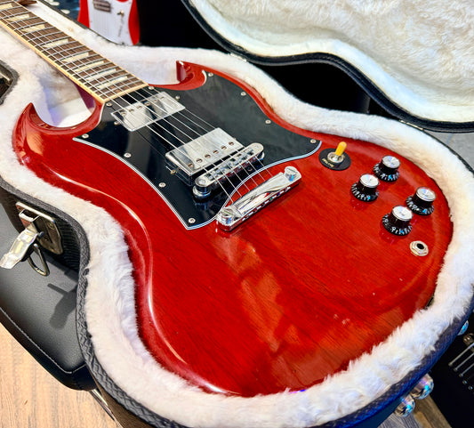 🍒2010🍒 Gibson SG Standard~ USA Made~ Heritage Cherry~ Hard Case~ Lovely!