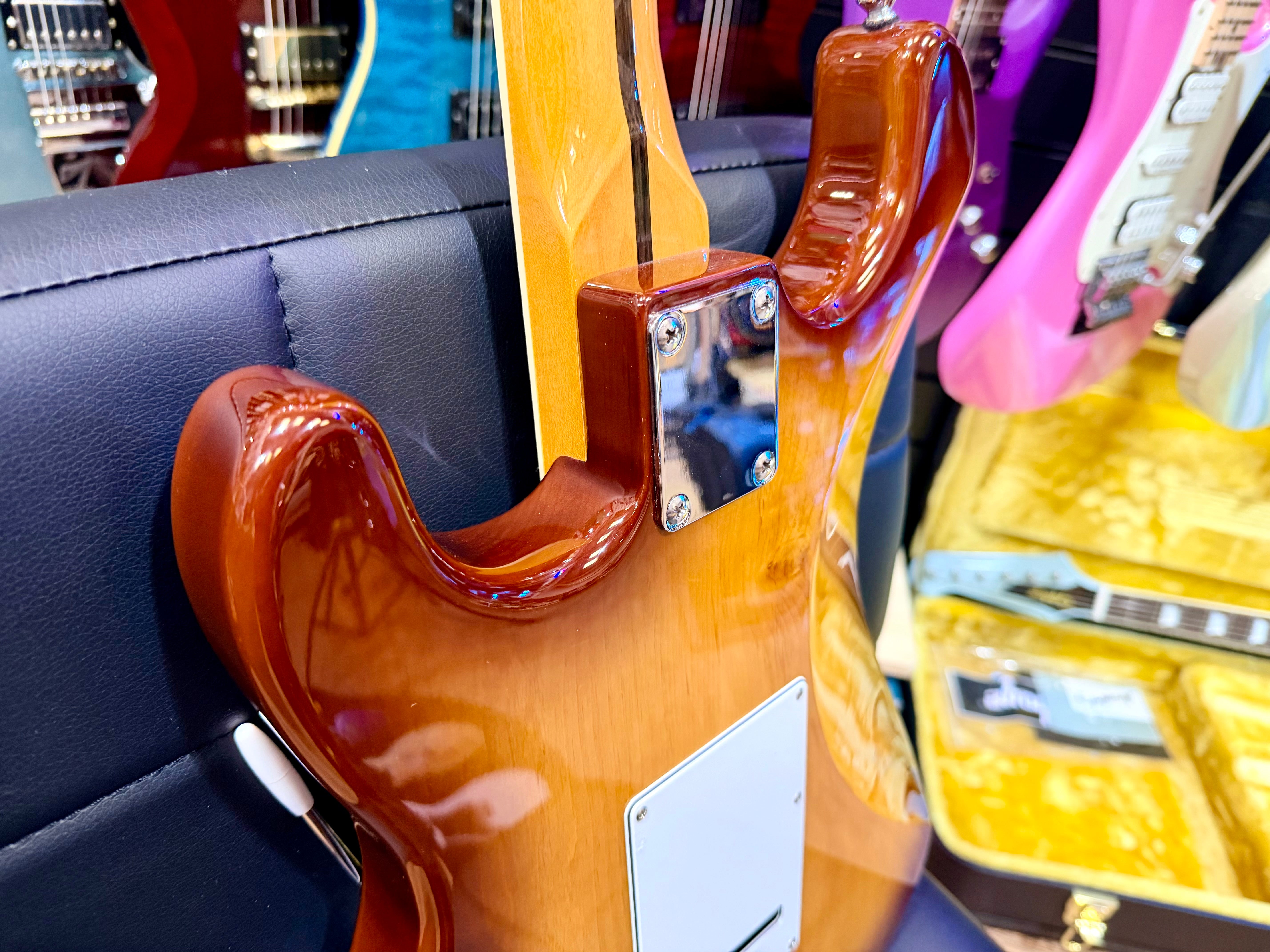 🔥NEW🔥 Vintage REVO Series 'Deluxe' Guitar ~ Cappuchino Burst~ Alan Entwistle!