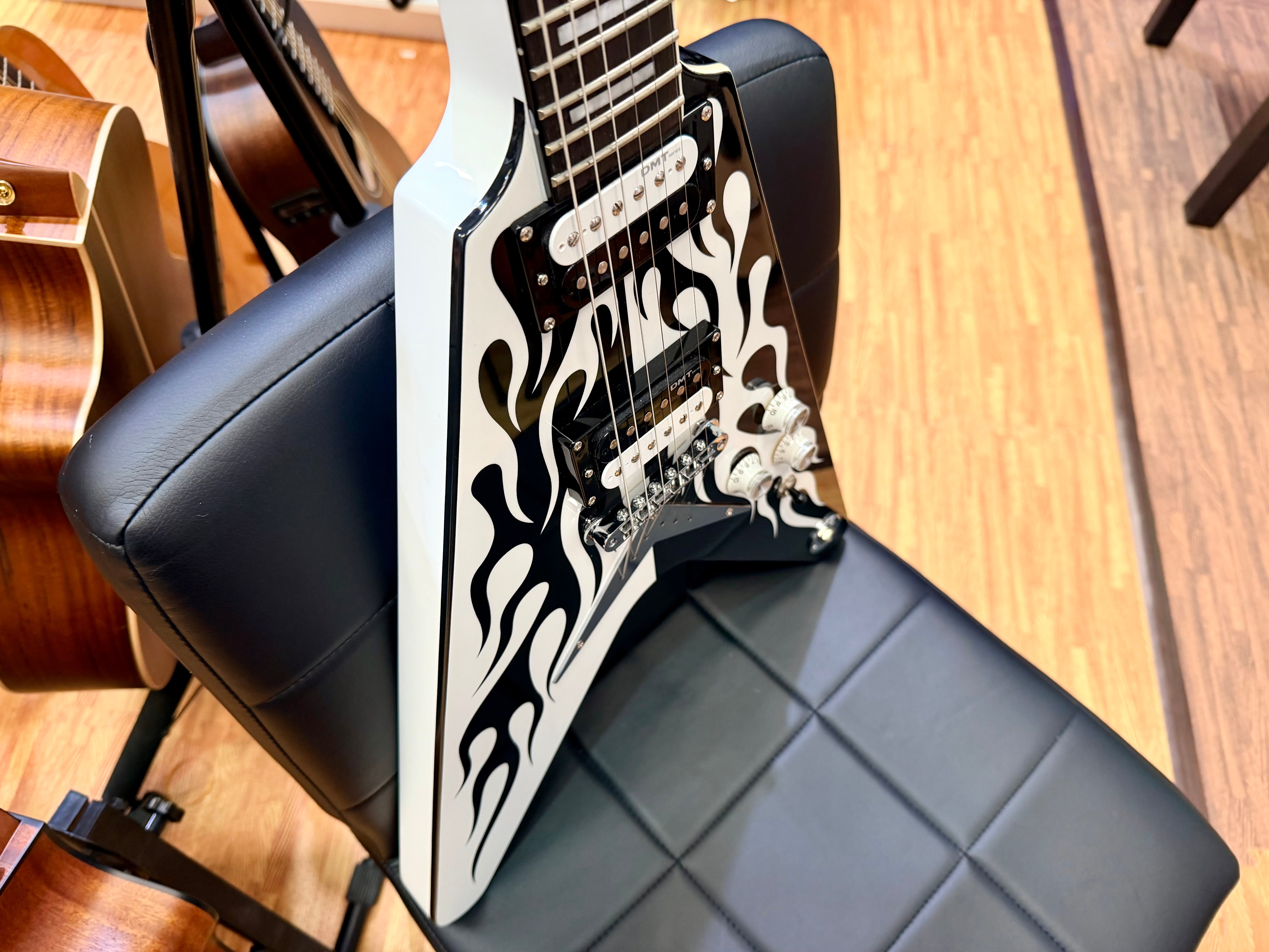 🔥RARE🔥 Dean Michael Schenker Flying V Custom Flames~ 2021 Korea Guitar + Case!