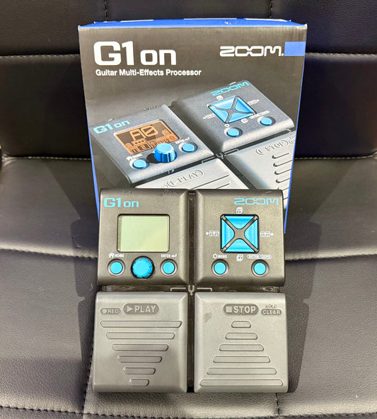 🎸BOXED🎸 ZOOM G1 ON Guitar Multi Effects & Looper Pedal~ Hardly Used!