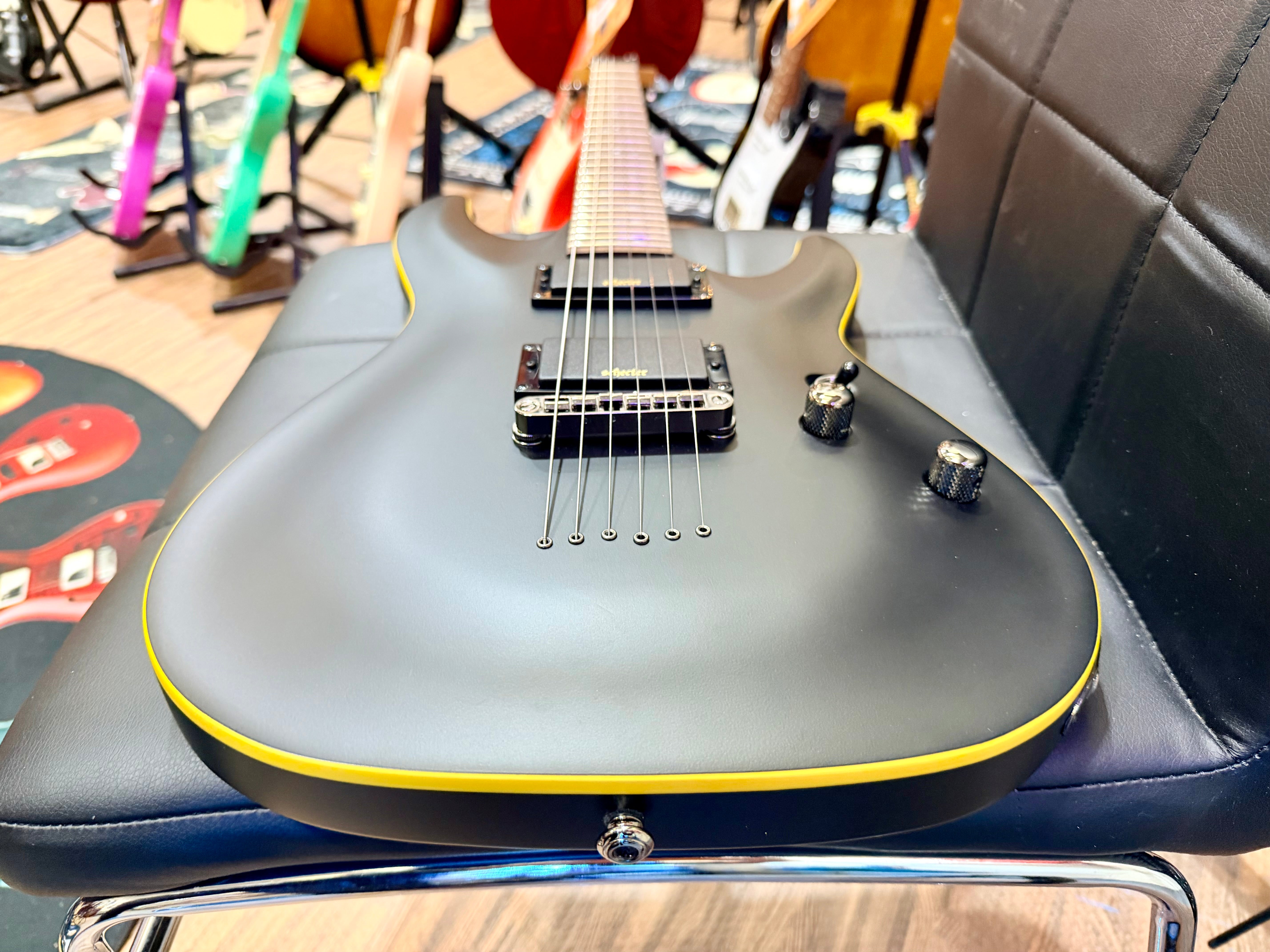 😈 NEW 2025 😈 Schecter Demon 6~ Aged Black Satin~ Diamond Active Pickups!