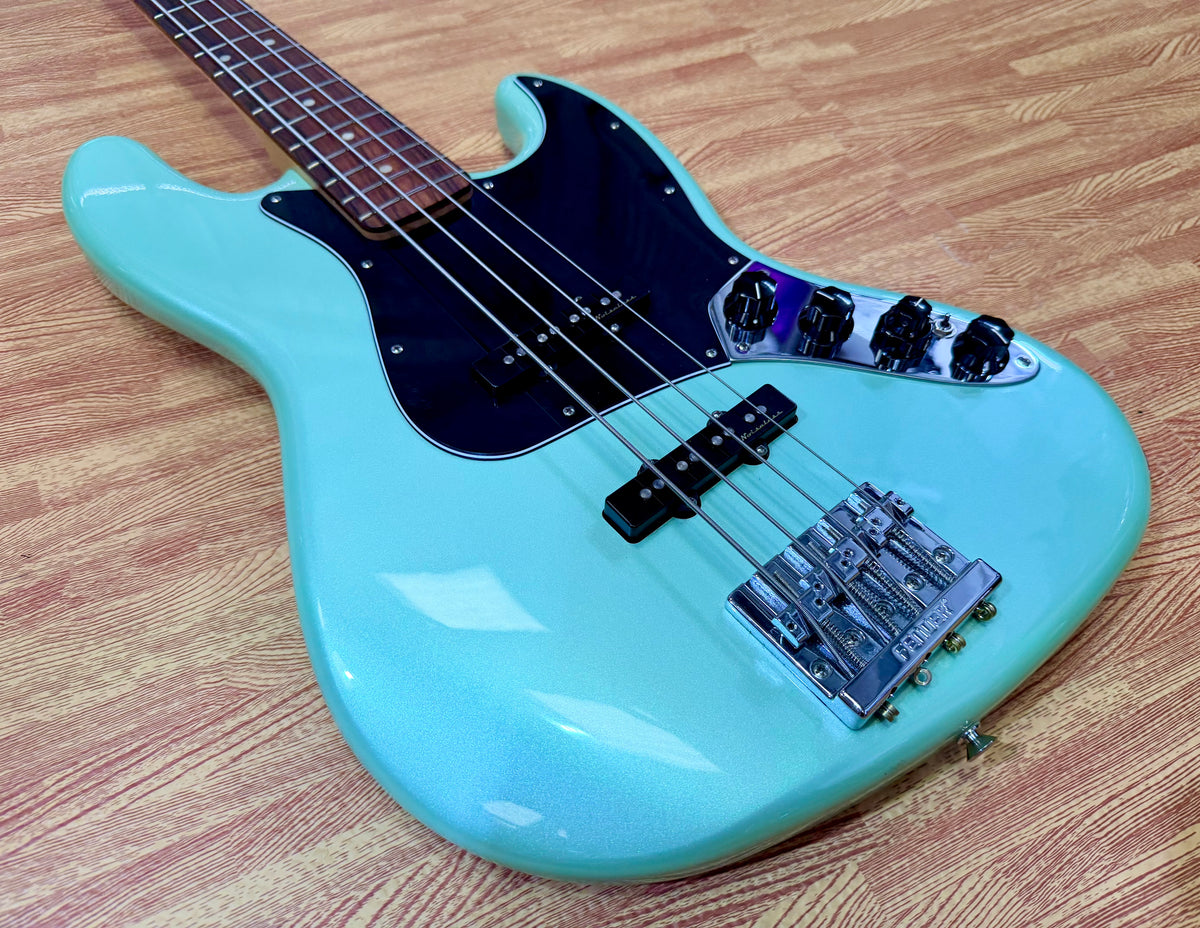 2020 Fender Deluxe Active Jazz Bass~ Surf Pearl~ Pau Ferro~ Noiseless Pickups