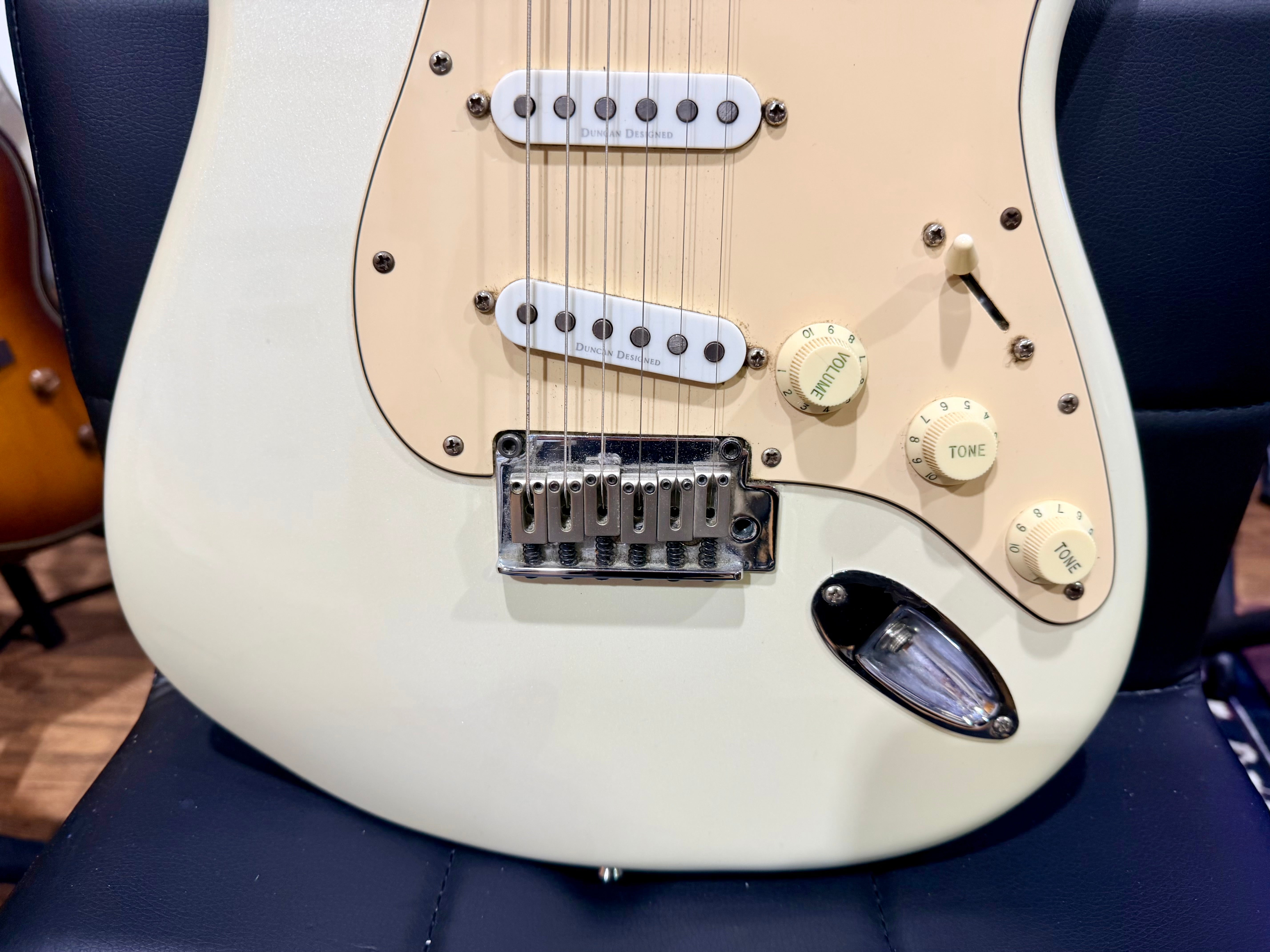 🌟2013🌟 Fender Squier Deluxe Stratocaster~ Olympic White Pearl~ Indonesia Made!