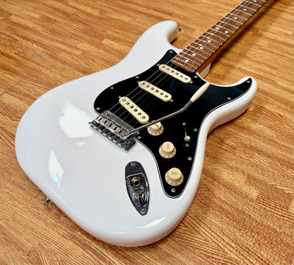 ⚡️2024⚡️ Fender Player II Stratocaster~ Polar White Electric Guitar~ Rosewood RW