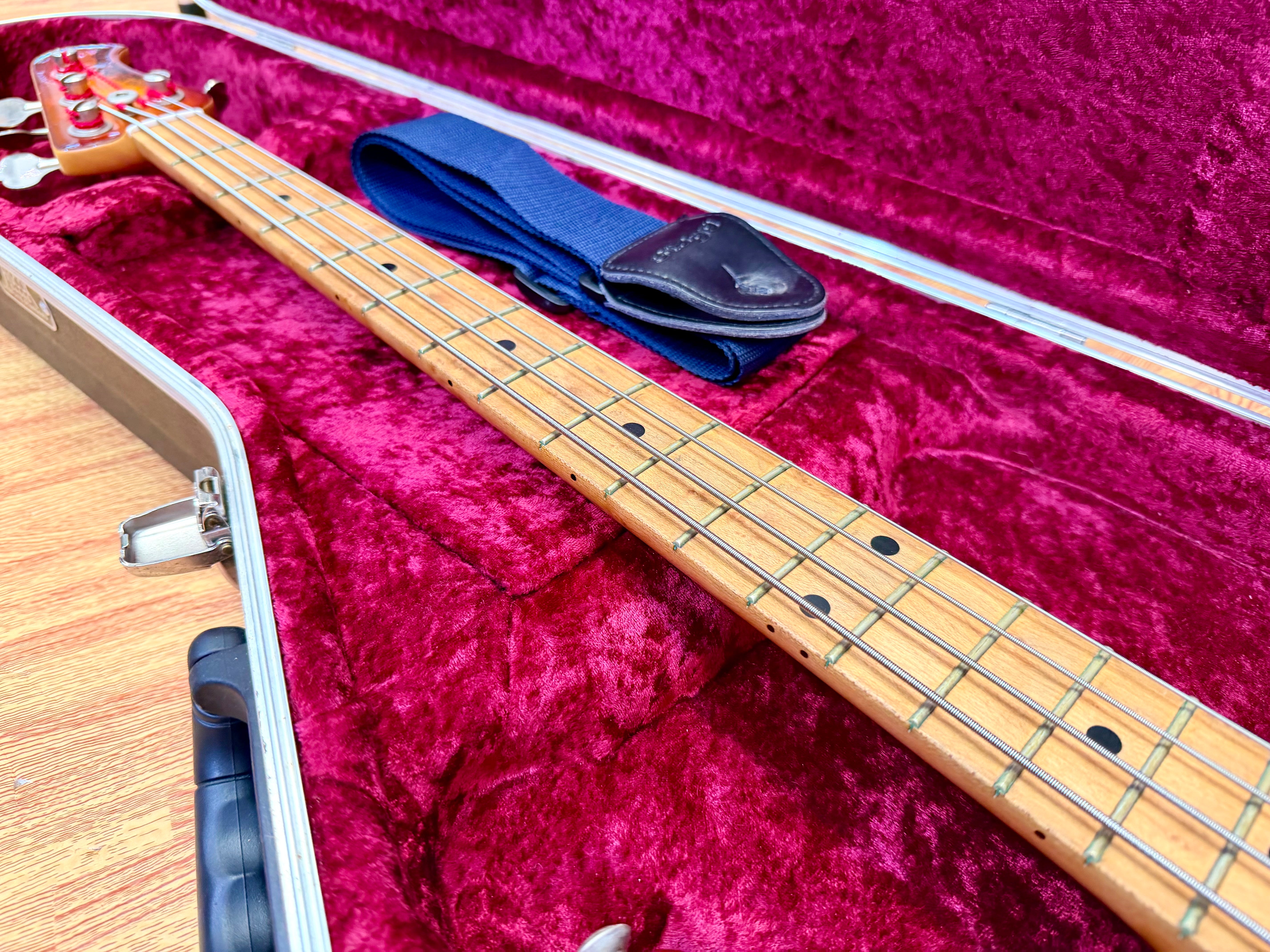 🇺🇸 Ernie Ball Music Man StingRay 4H 3EQ USA~ Honey Burst~ 2000 + Case 🇺🇸