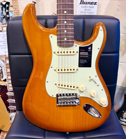 🔥NEW🔥 Fender American Performer Stratocaster~ Honey Burst~ USA Strat~ Gig Bag!