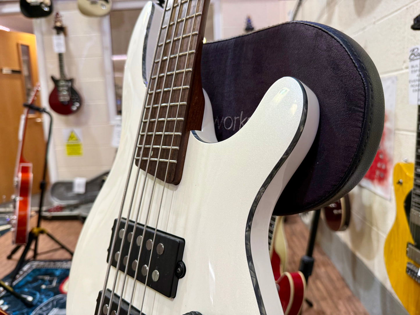 🌟MINT🌟 Cort C5-H 5 String Electric Active Bass Guitar~ Pearl White Finish!