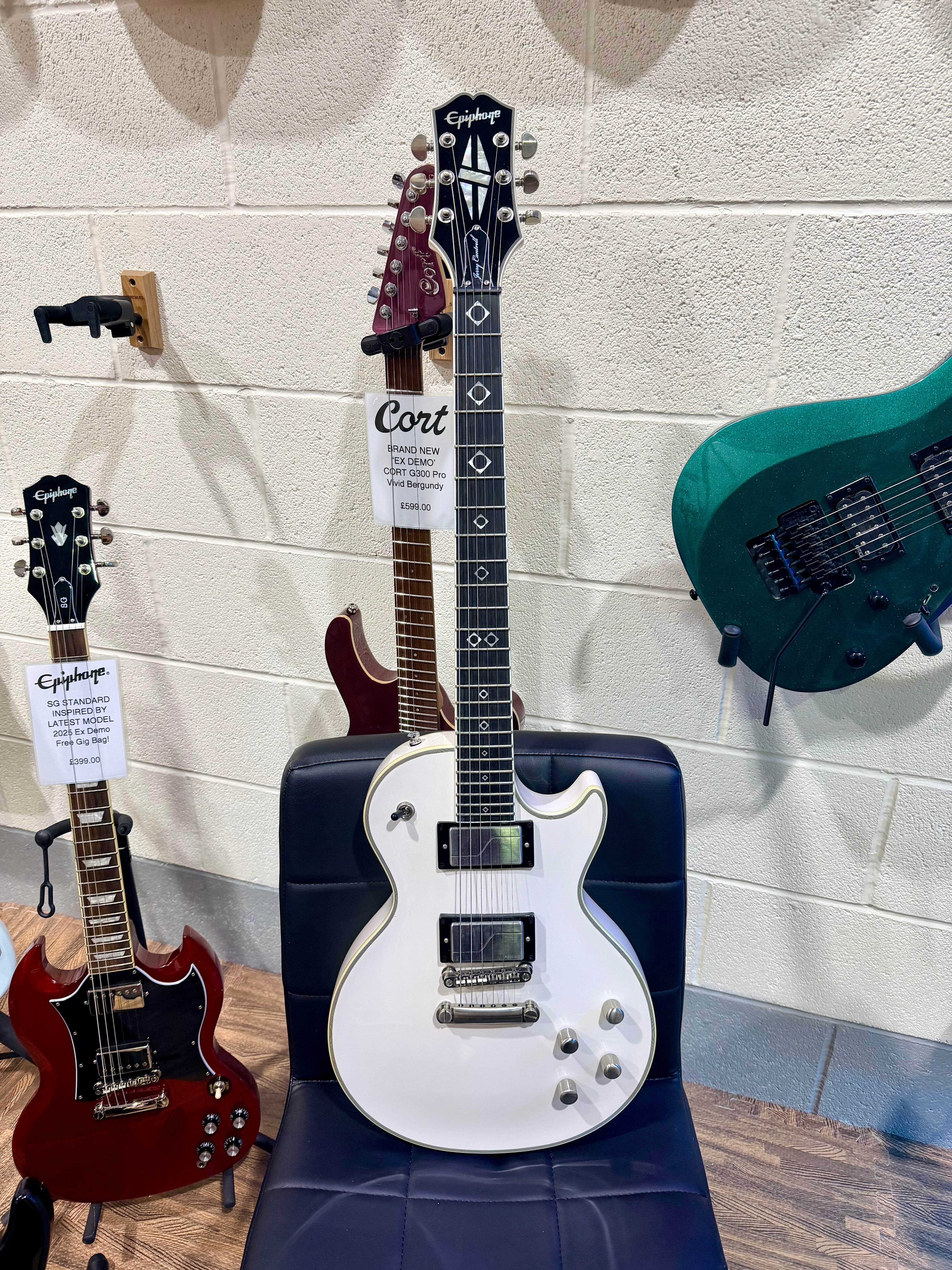 🔥MINT🔥 Epiphone Jerry Cantrell Les Paul Custom Prophecy~ Bone White~ Hard Case