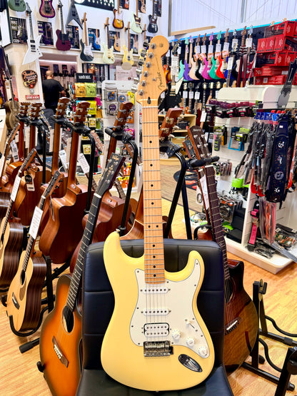 ✨2019✨ Fender Player Stratocaster HSS~ Buttercream Maple Neck~ Mexican Strat!