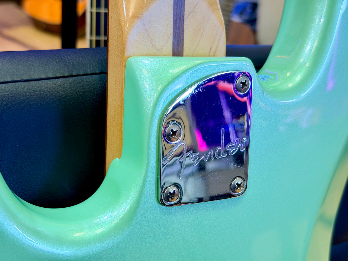 2020 Fender Deluxe Active Jazz Bass~ Surf Pearl~ Pau Ferro~ Noiseless Pickups