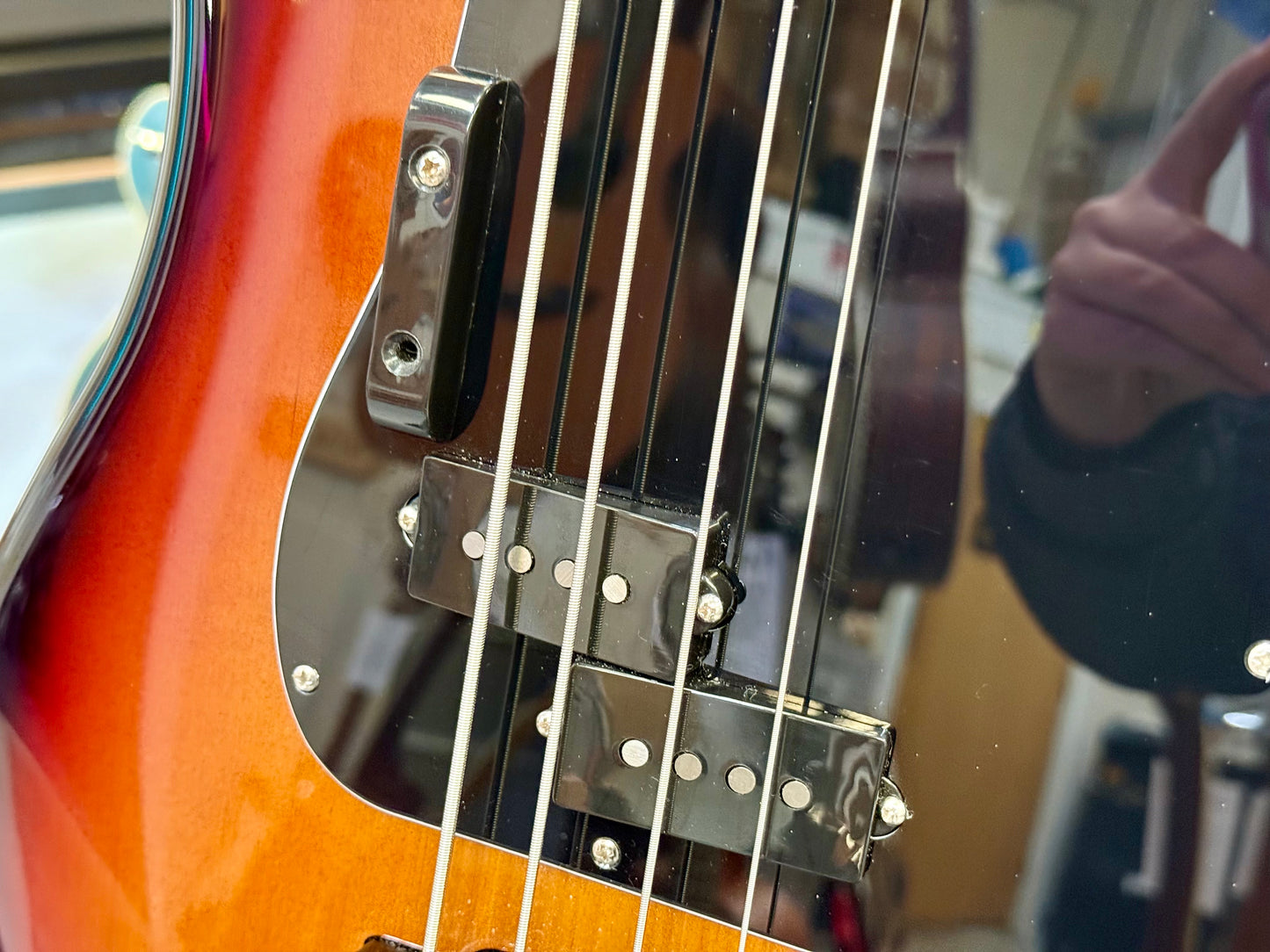 🌟2024 USA🌟 Fender American Performer Precision P Bass~ 3-Colour Sunburst~ MINT