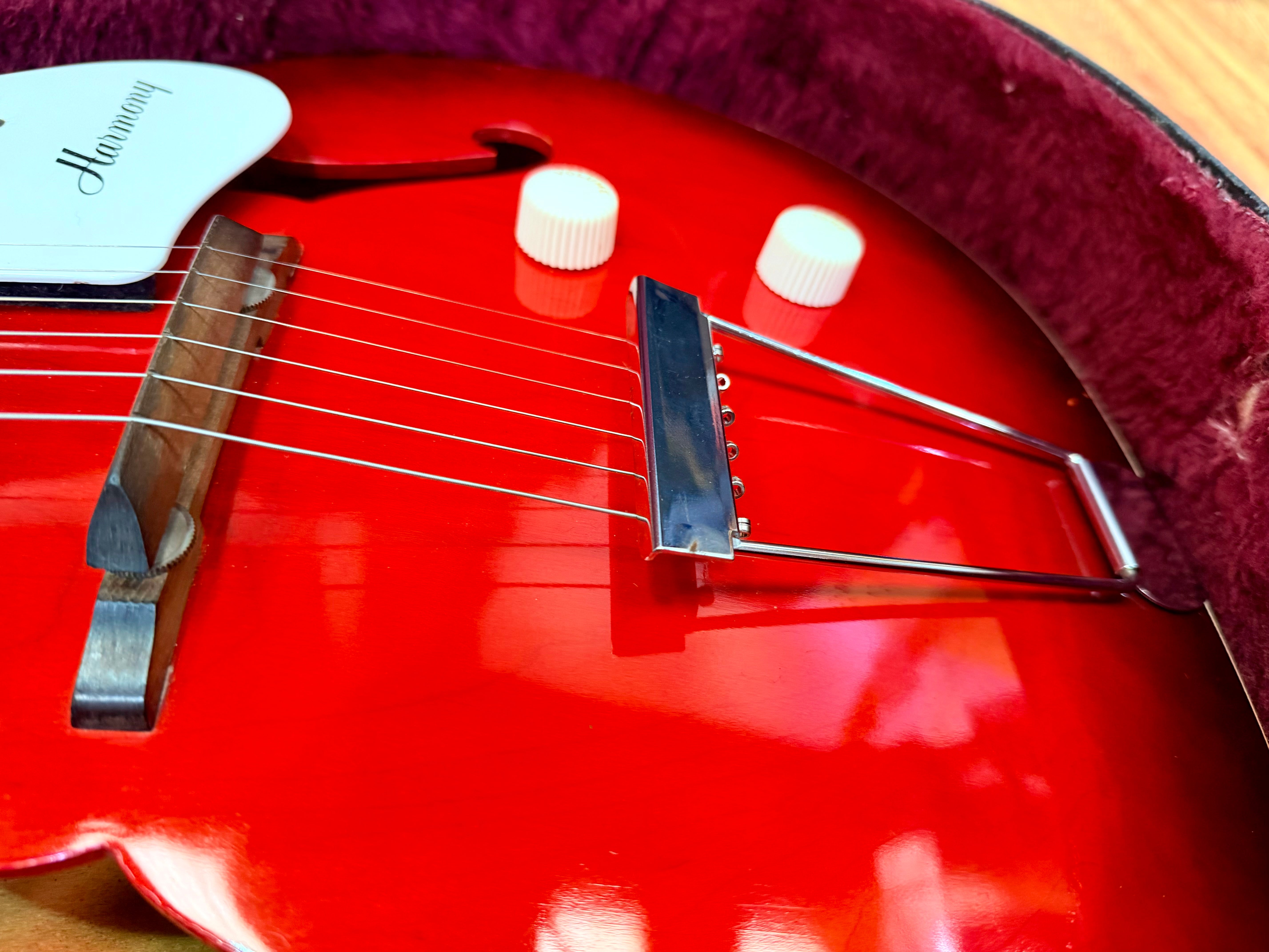 ✨VINTAGE✨ 1963 Harmony H53 Rocket~ Made in USA~ Semi-Hollow D’Armond P’up + Case