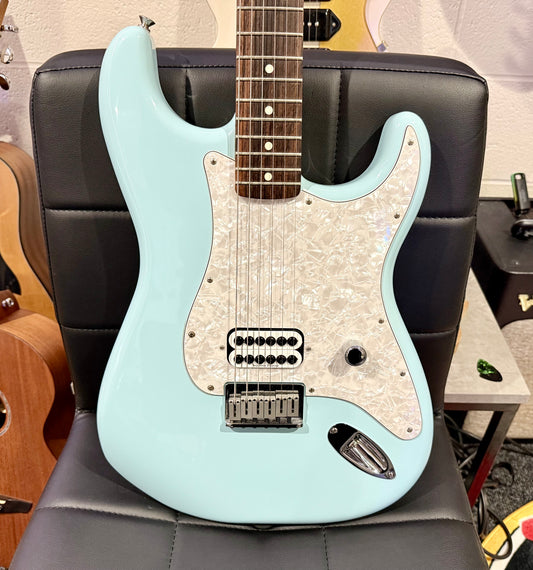 🌟2023🌟 Fender Tom Delonge Stratocaster~ Daphne Blue Signature~ Mexican Strat!