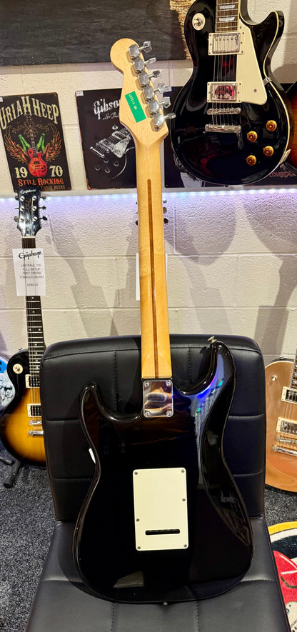 🌟RARE KOREAN🌟 1990’s Fender Squier Stratocaster~ Black & white Classic Strat!