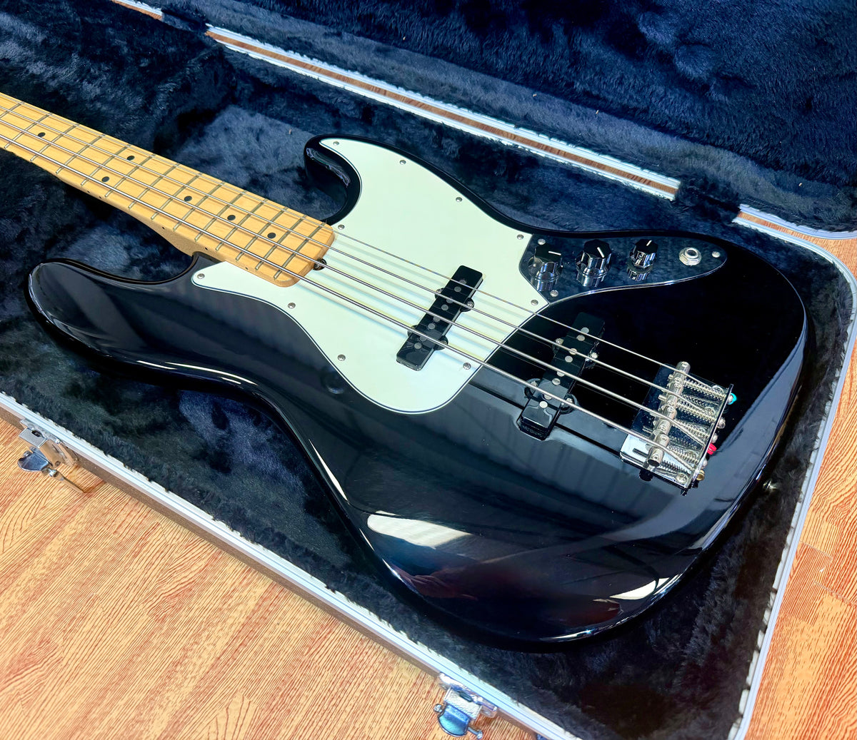 2011 Fender American Special Jazz Bass~ Black~ Maple Fingerboard~ Hard Case