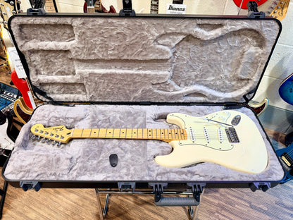 🌟2014🌟 Fender Standard Stratocaster~ Mexican Strat~ Arctic White~ Hard Case!