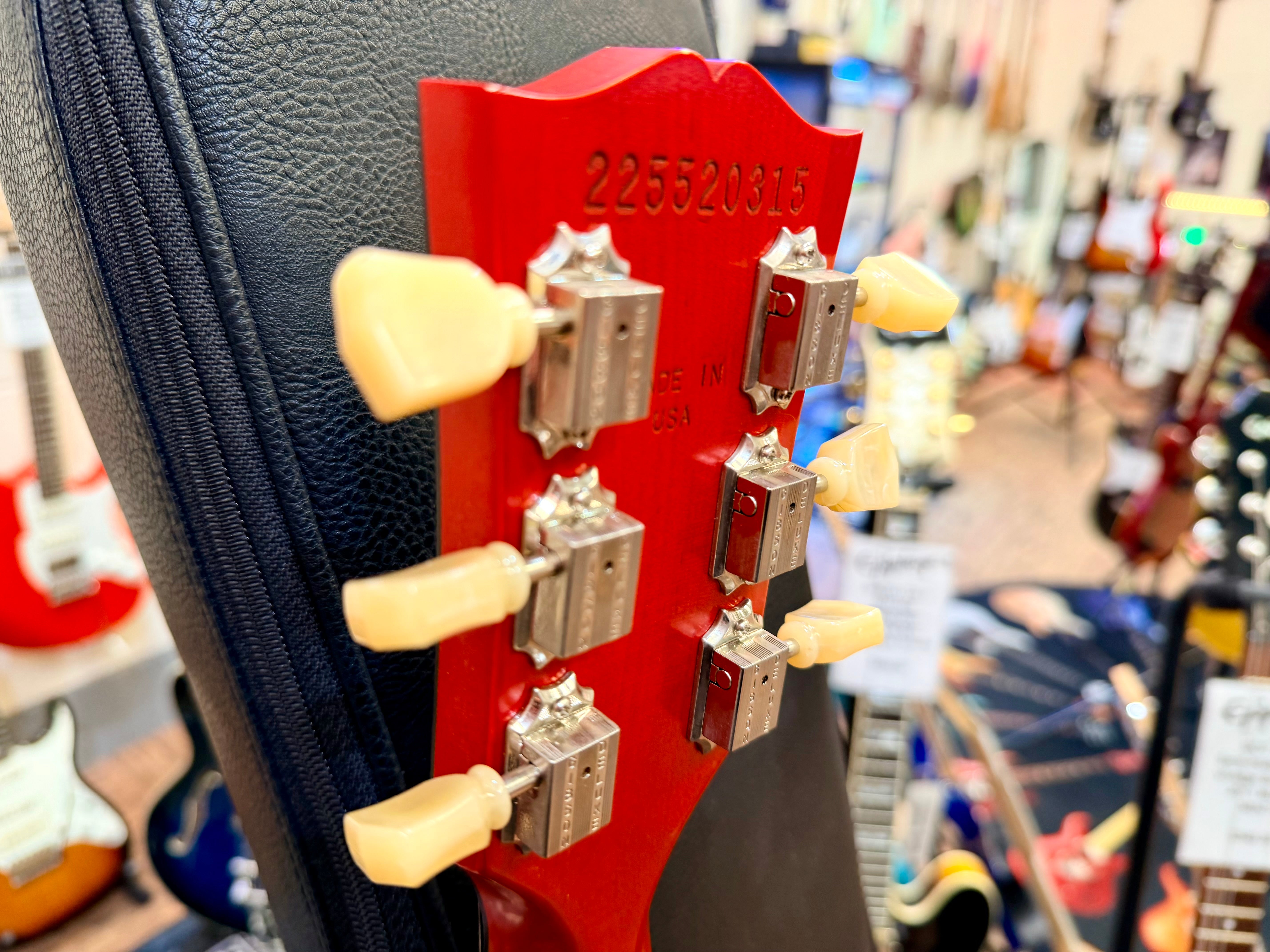 🍒2022🍒 Gibson SG Tribute~ Worn Satin Cherry USA + Deluxe Gig Bag~ Cherished!