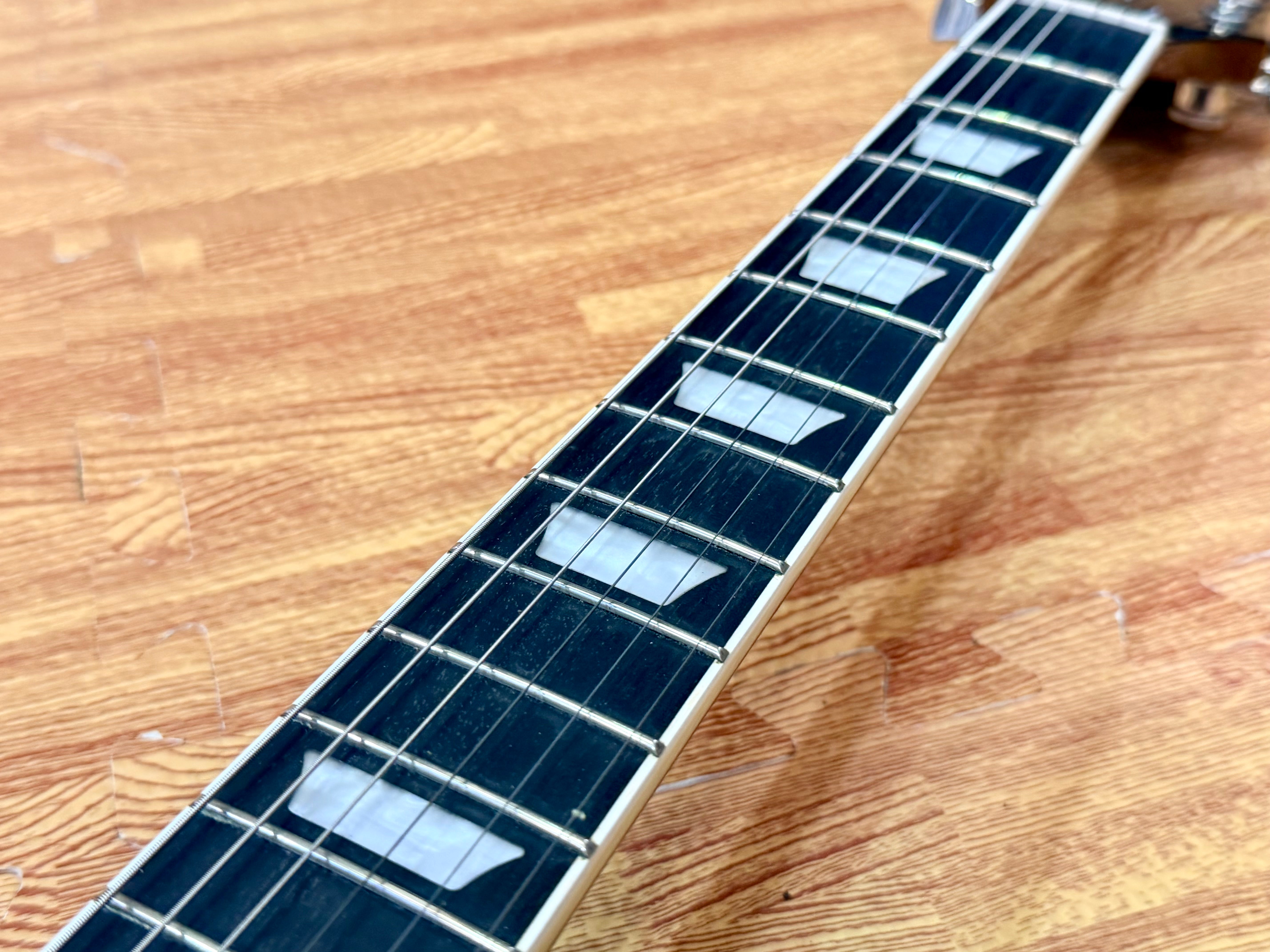 ✨MINT✨ Epiphone Les Paul Modern Sparkling Burgundy~ Electric Guitar~ 2022!