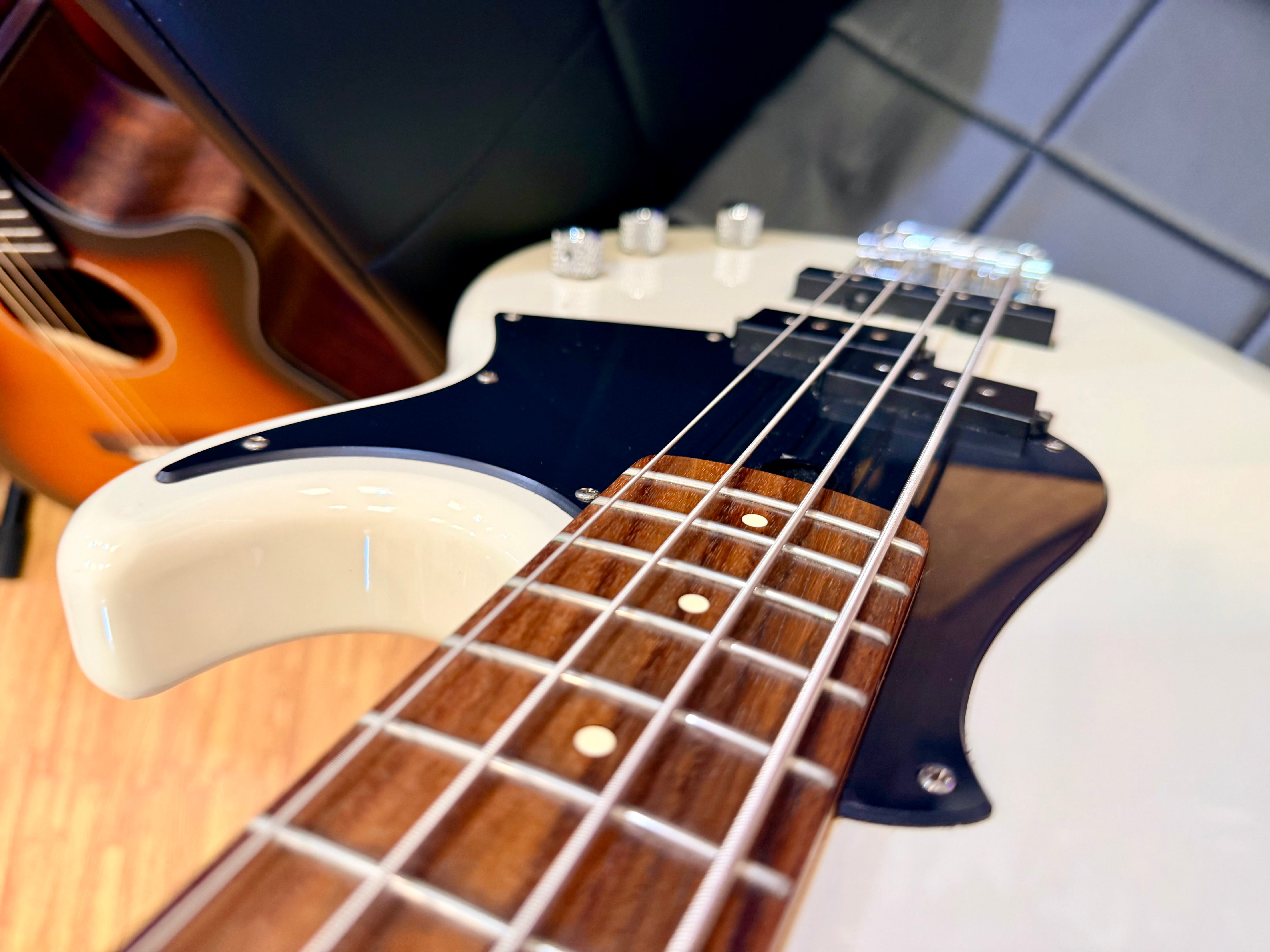 ✨2023✨ Yamaha BB234 4 String Electric Bass Guitar~ Vintage White~ Rosewood!
