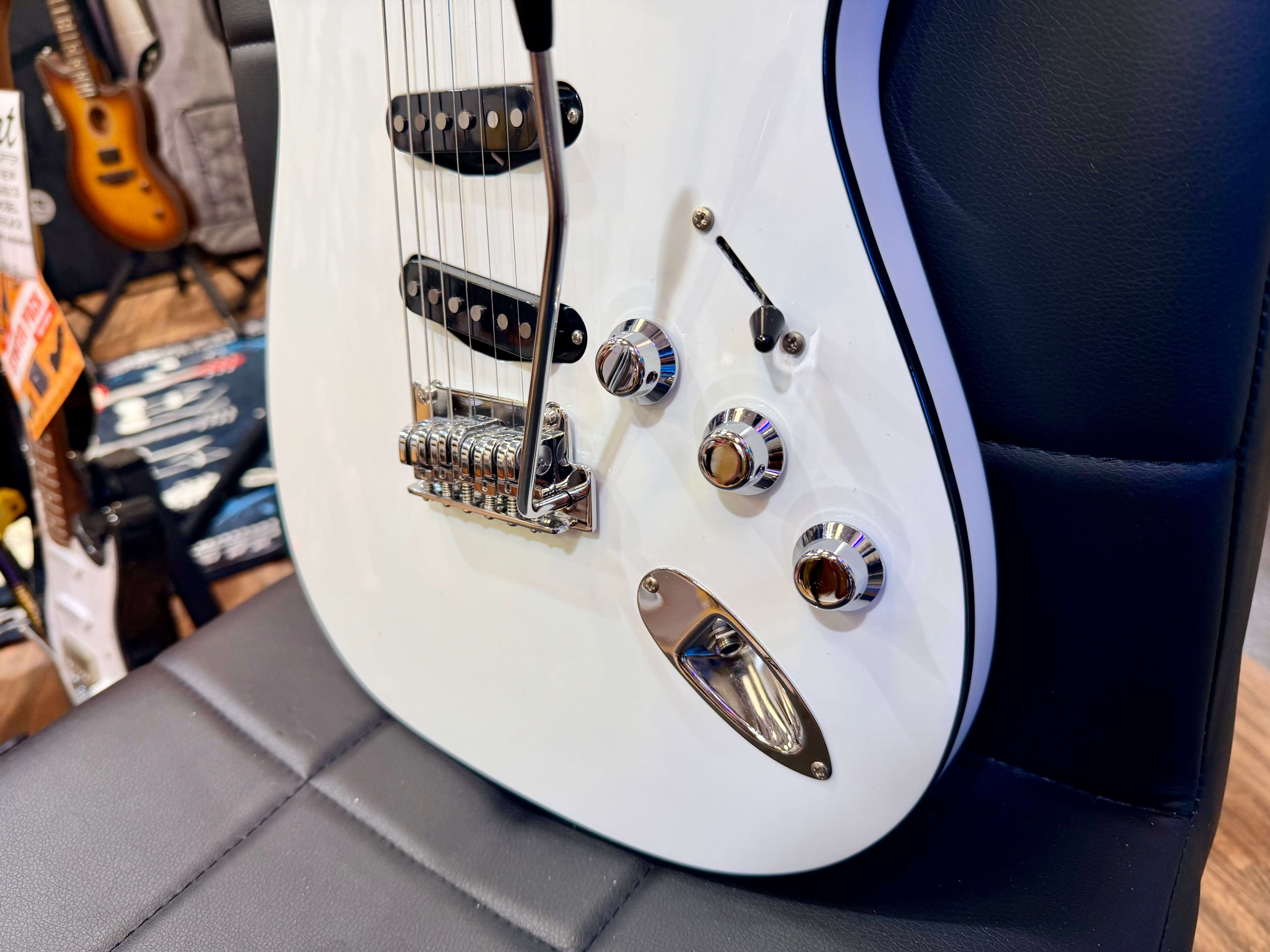 🔥MINT🔥 Fender Aerodyne Special Stratocaster~ Bright White~ 2022 Made In Japan!