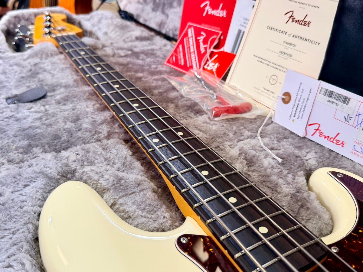 2023 Fender American Professional II Precision Bass Guitar~ Olympic White + OHSC