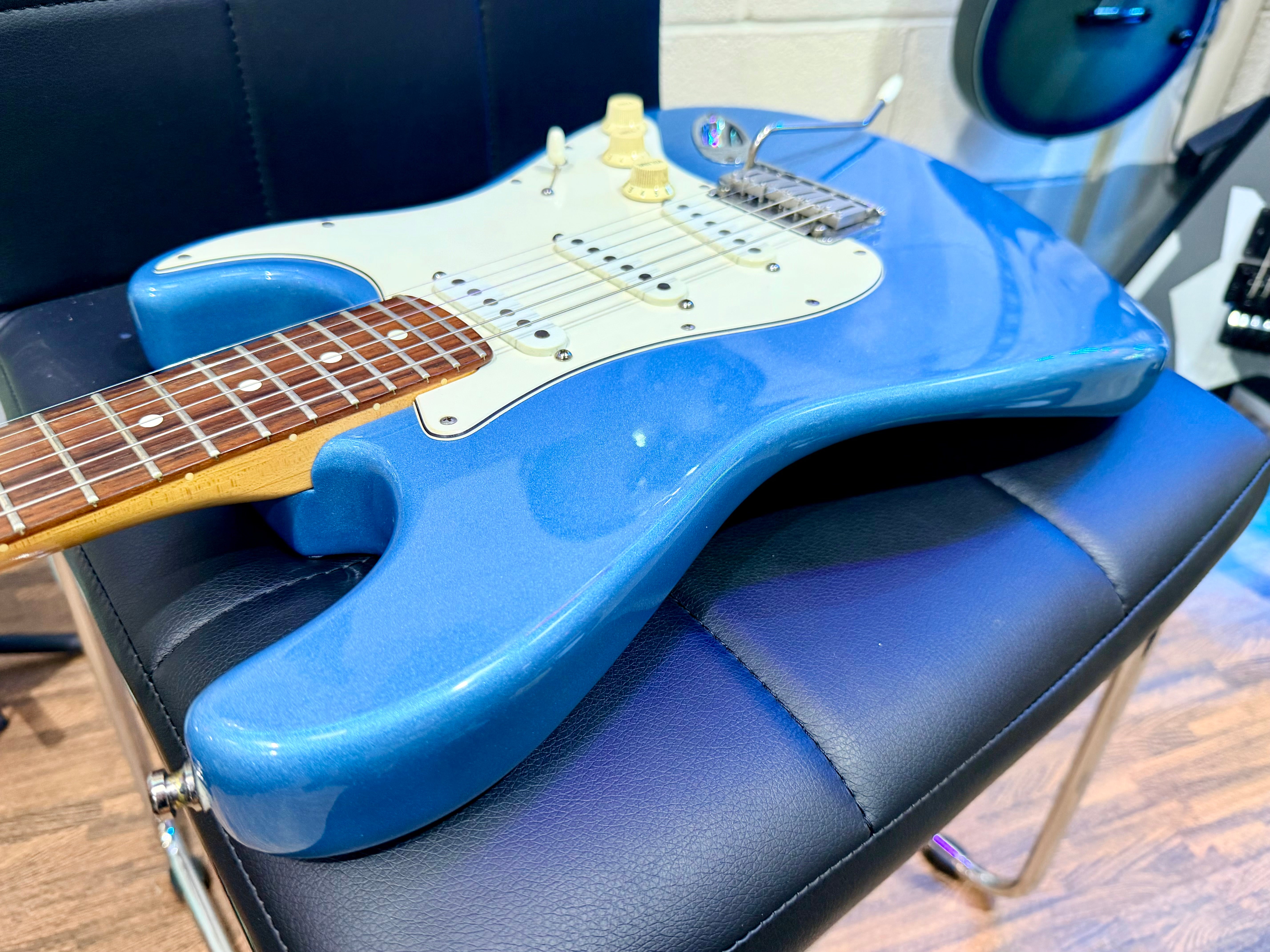🌟1996🌟 Fender Limited Edition American Standard Stratocaster~ Lake Placid Blue