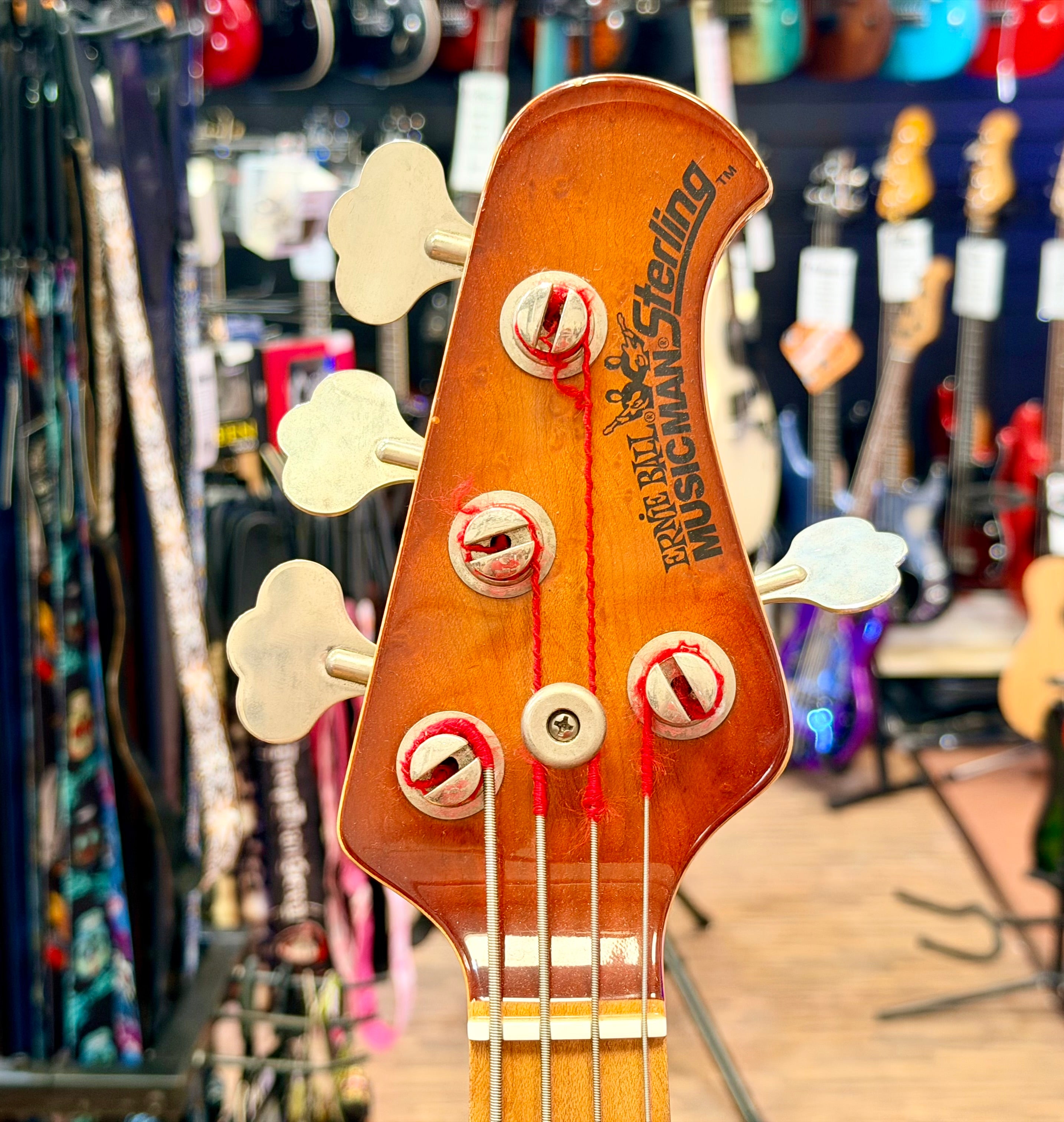 🇺🇸 Ernie Ball Music Man StingRay 4H 3EQ USA~ Honey Burst~ 2000 + Case 🇺🇸