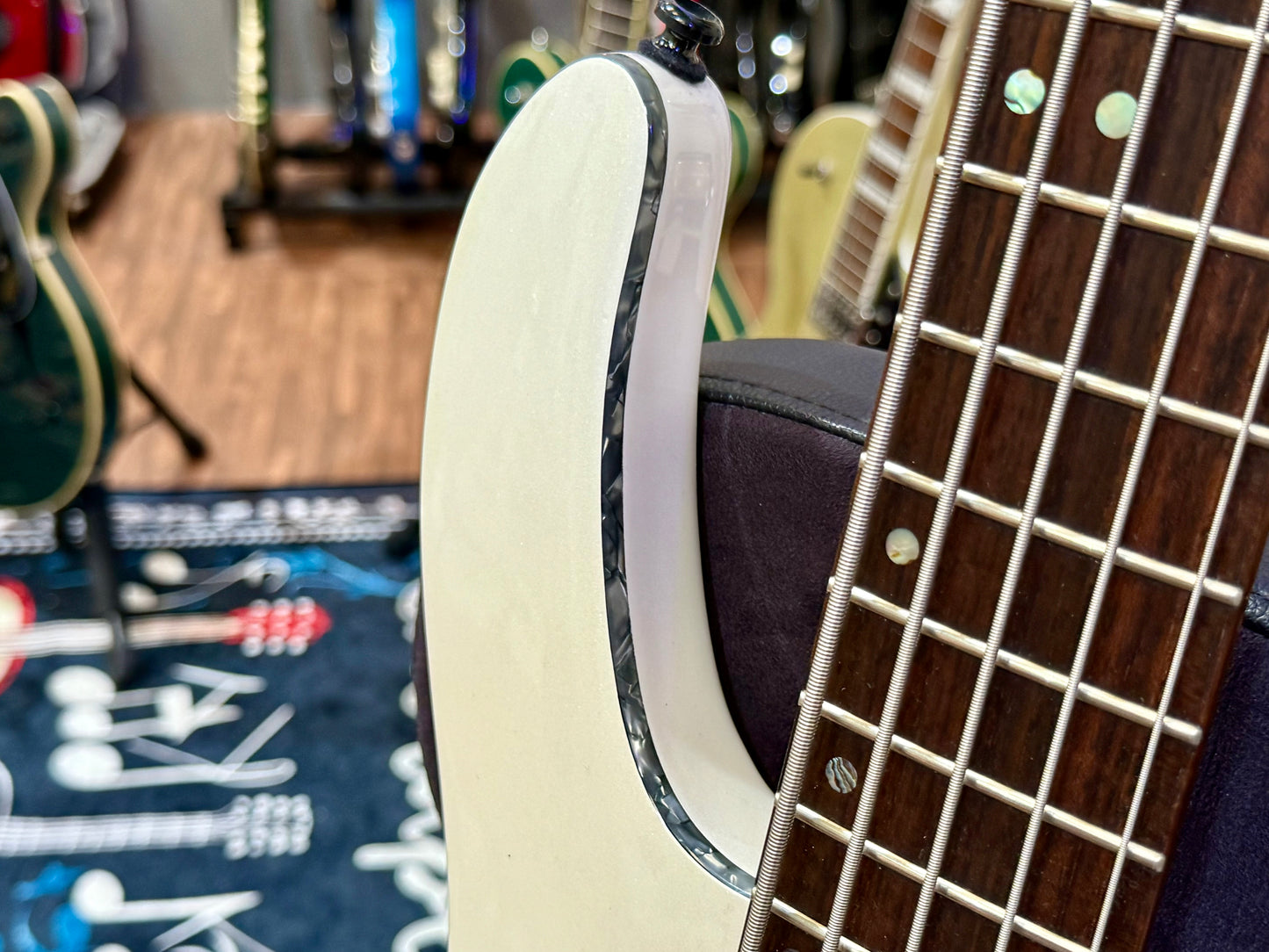 🌟MINT🌟 Cort C5-H 5 String Electric Active Bass Guitar~ Pearl White Finish!