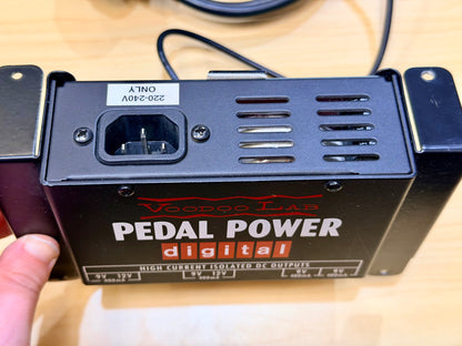 🎸 Voodoo Lab Pedal Power Digital USA Isolated Pedalboard Power Supply  🎸