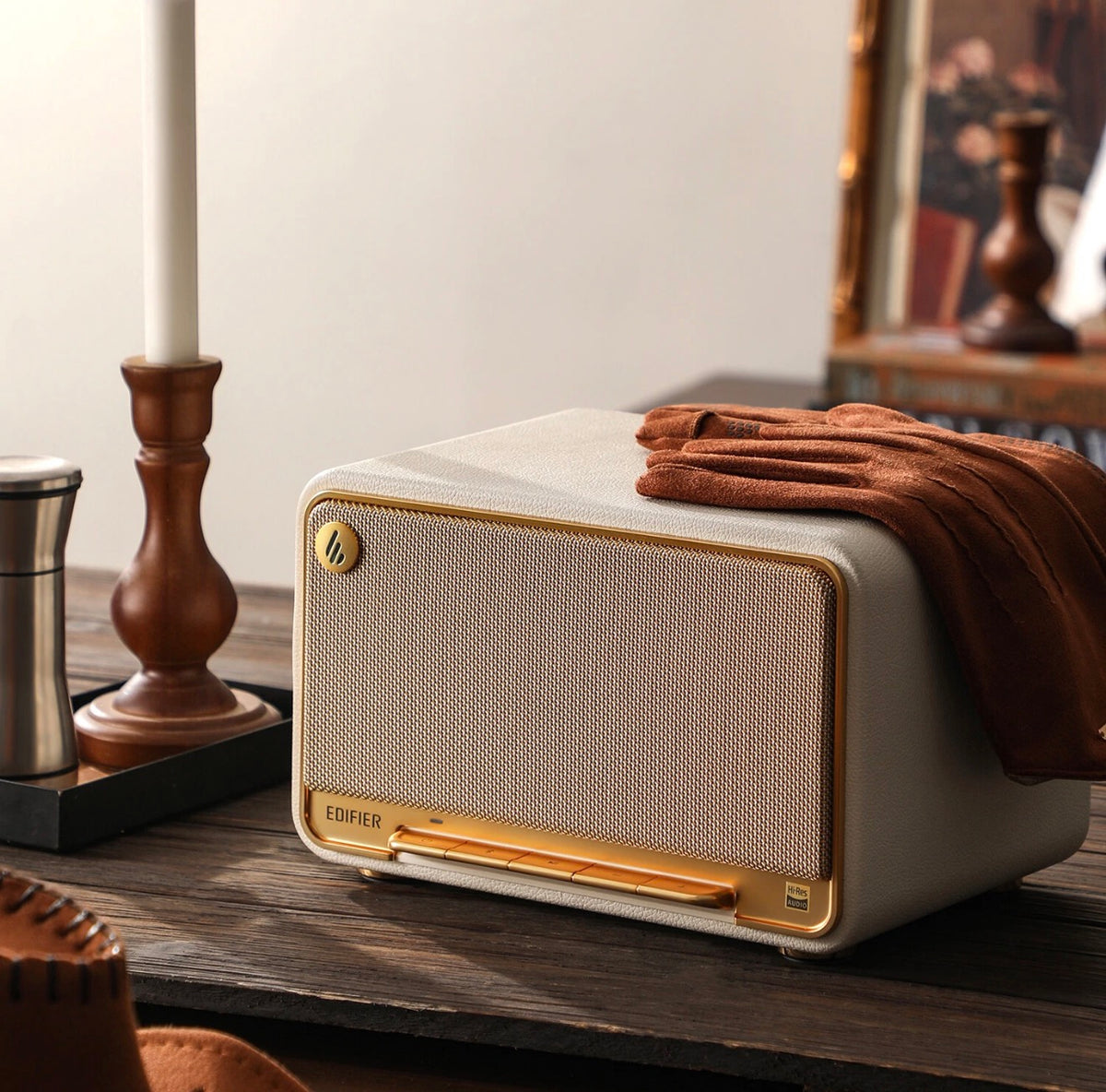Edifier D32 Tabletop Retro Bluetooth Speaker Hi-Fi Hi-Res Audio 60W RMS - White