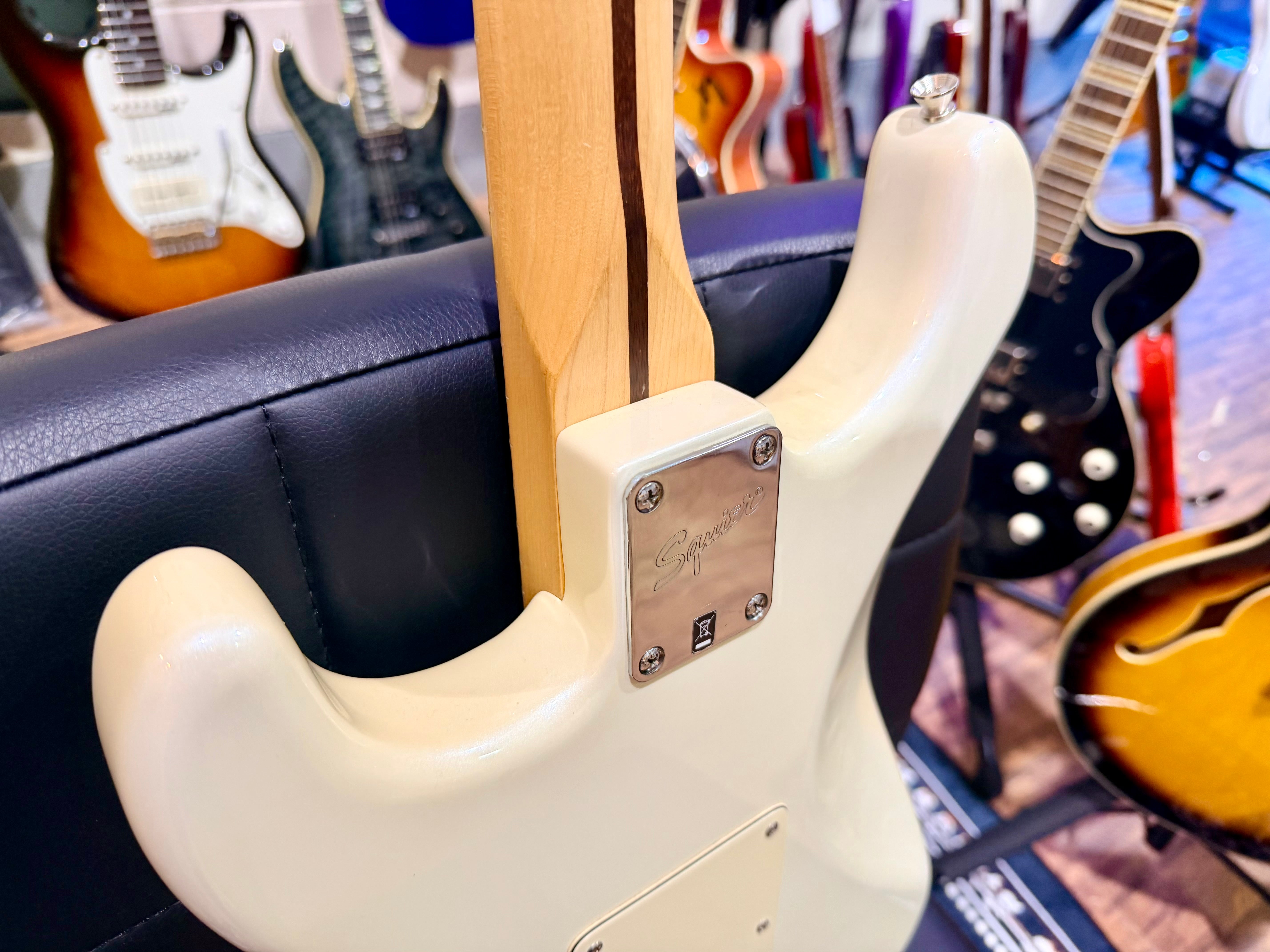 🌟2013🌟 Fender Squier Deluxe Stratocaster~ Olympic White Pearl~ Indonesia Made!