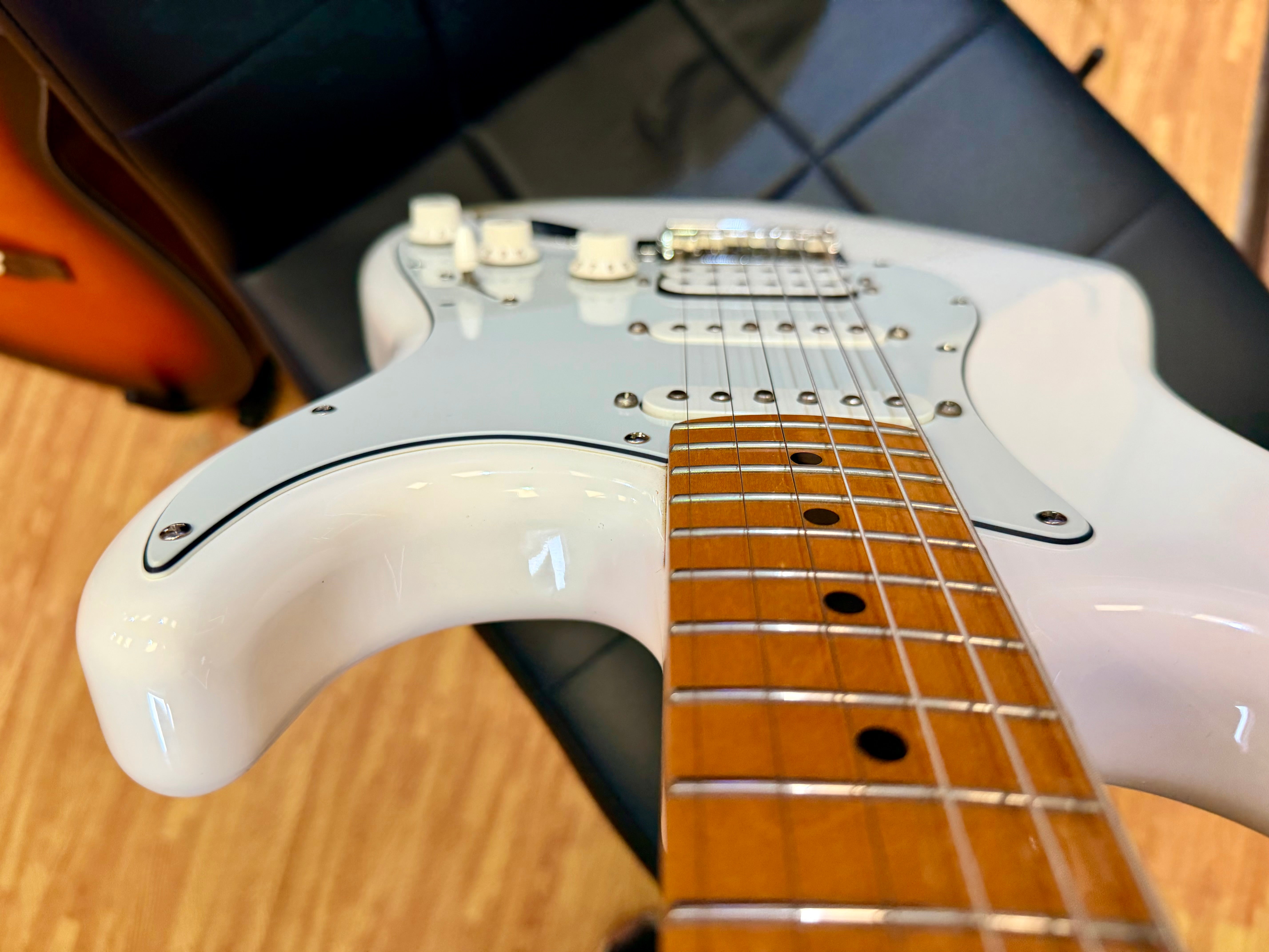 ✨2021✨ Fender Player Stratocaster HSS~ Polar White~ Maple Neck~ Mexican Strat!