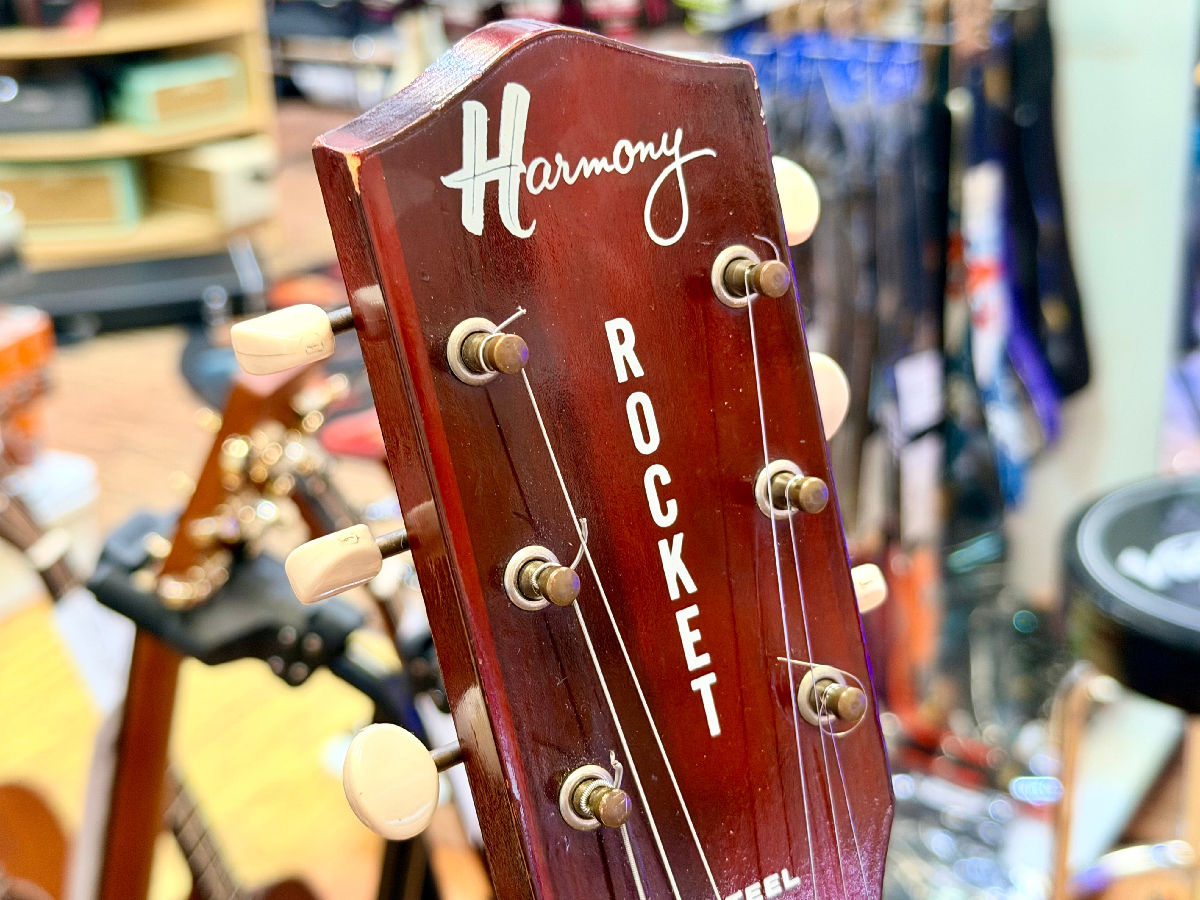 ✨VINTAGE✨ 1963 Harmony H53 Rocket~ Made in USA~ Semi-Hollow D’Armond P’up + Case