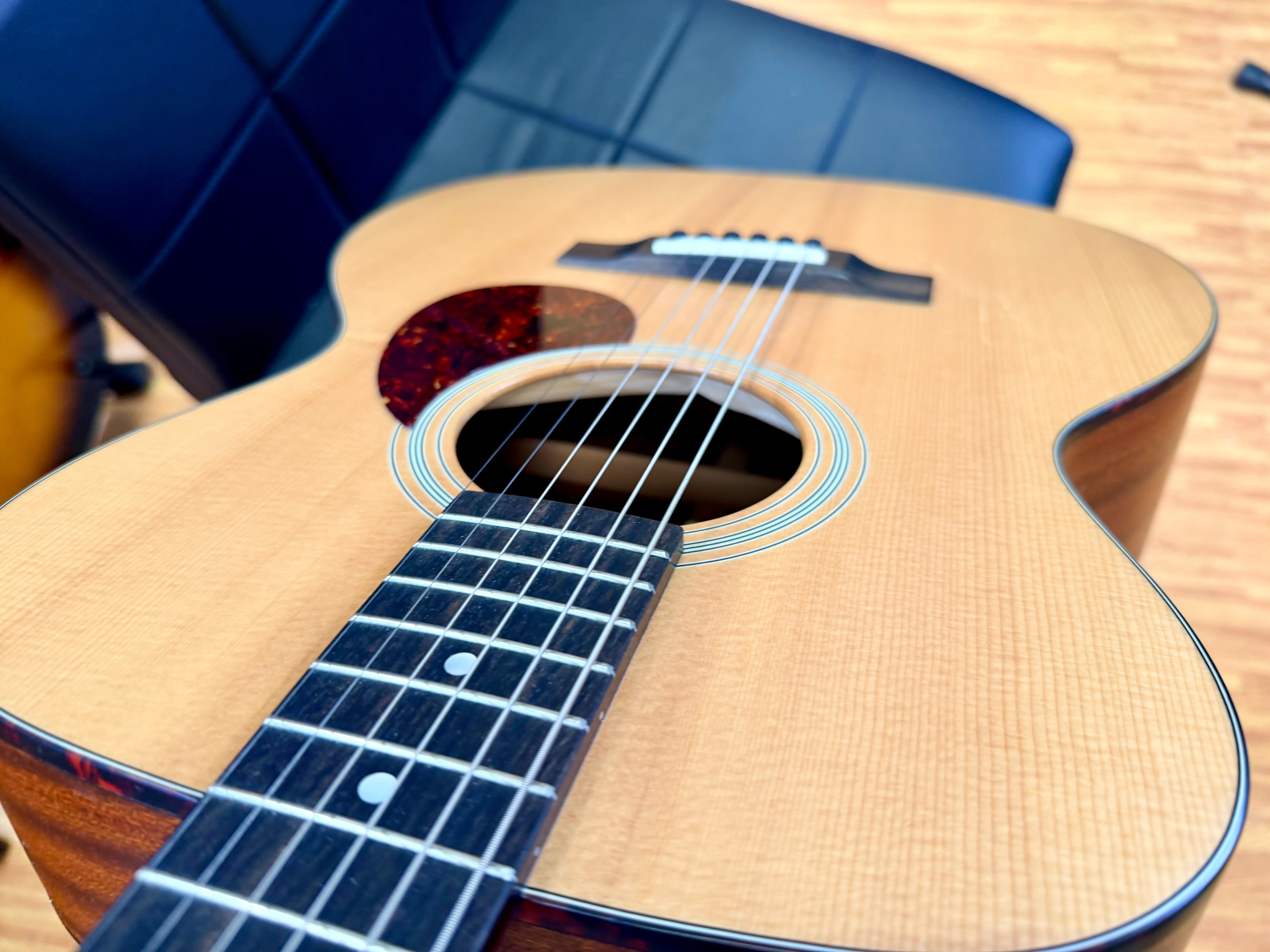 ✨2024✨ Eastman E1OM Orchestra Acoustic Guitar in Natural + Gig Bag~ All Solid!