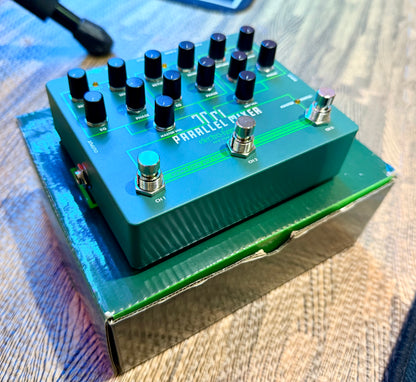 🎸 Electro-Harmonix Tri-Parallel Mixer~ Analogue Effects Loop Mixer/Switcher 🎸