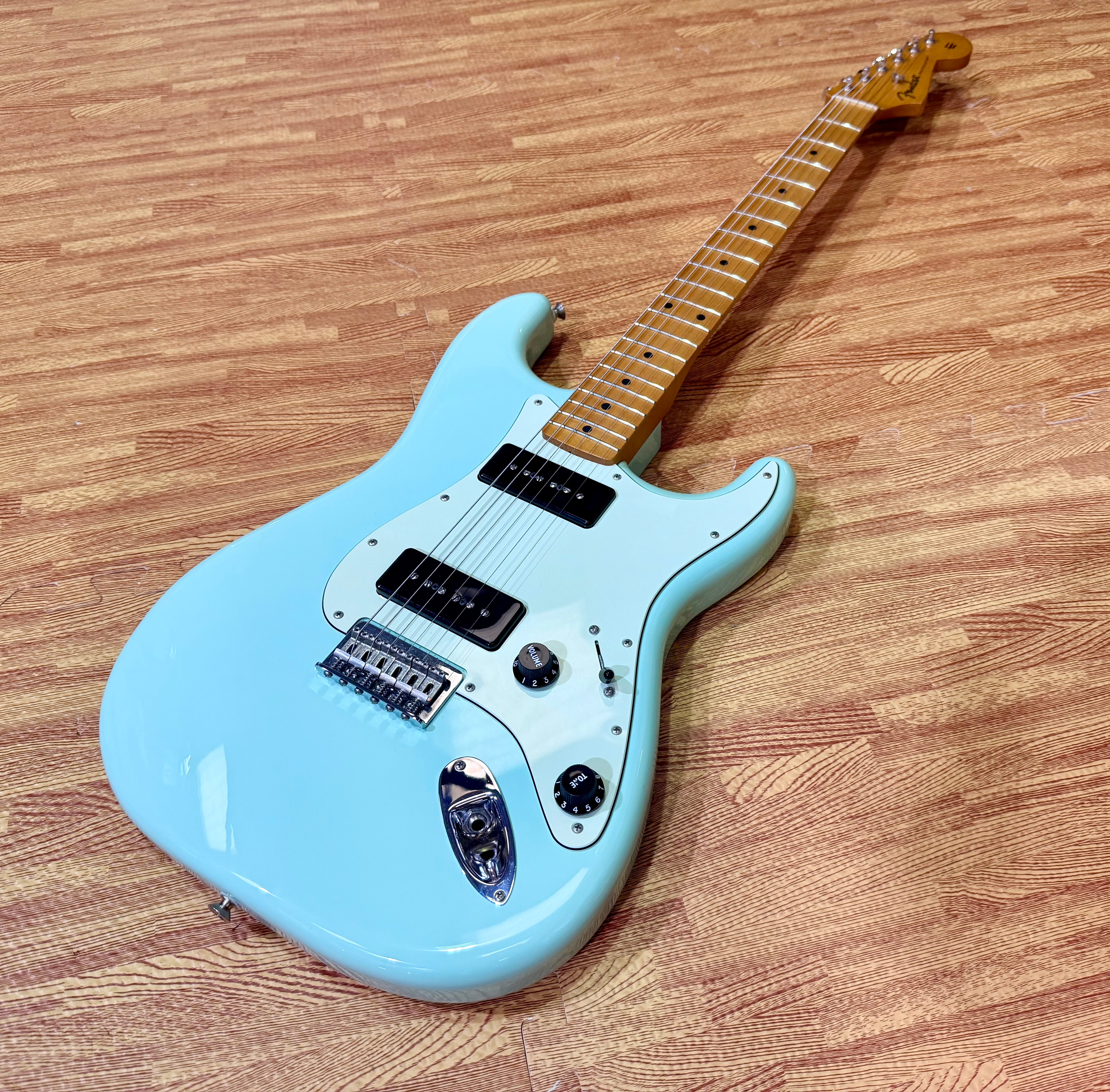 ✨2021✨ Fender Noventa Stratocaster MN~ Surf Green~ Hardtail Mexican~ P90’s!