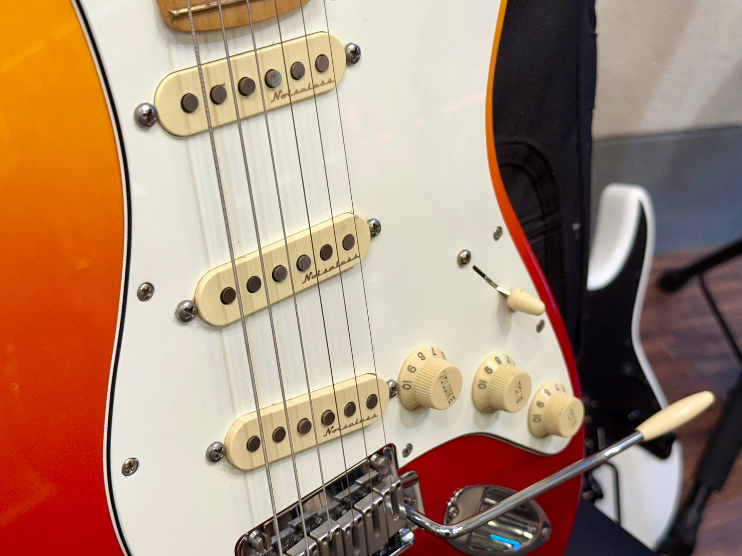 ☀️LIMITED EDITION☀️ Fender Player Plus Stratocaster ~ Tequila Sunrise~ Mexican!
