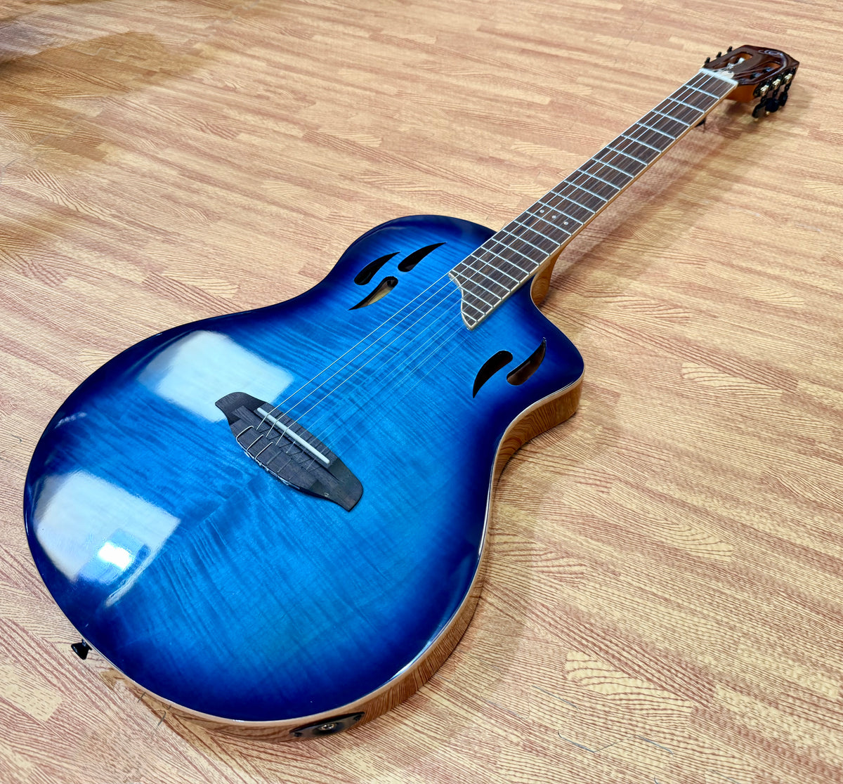 🔥NEW🔥 Ortega TourPlayer Deluxe RTPDLX-FMA Nylon Electro-Acoustic Guitar Blue!
