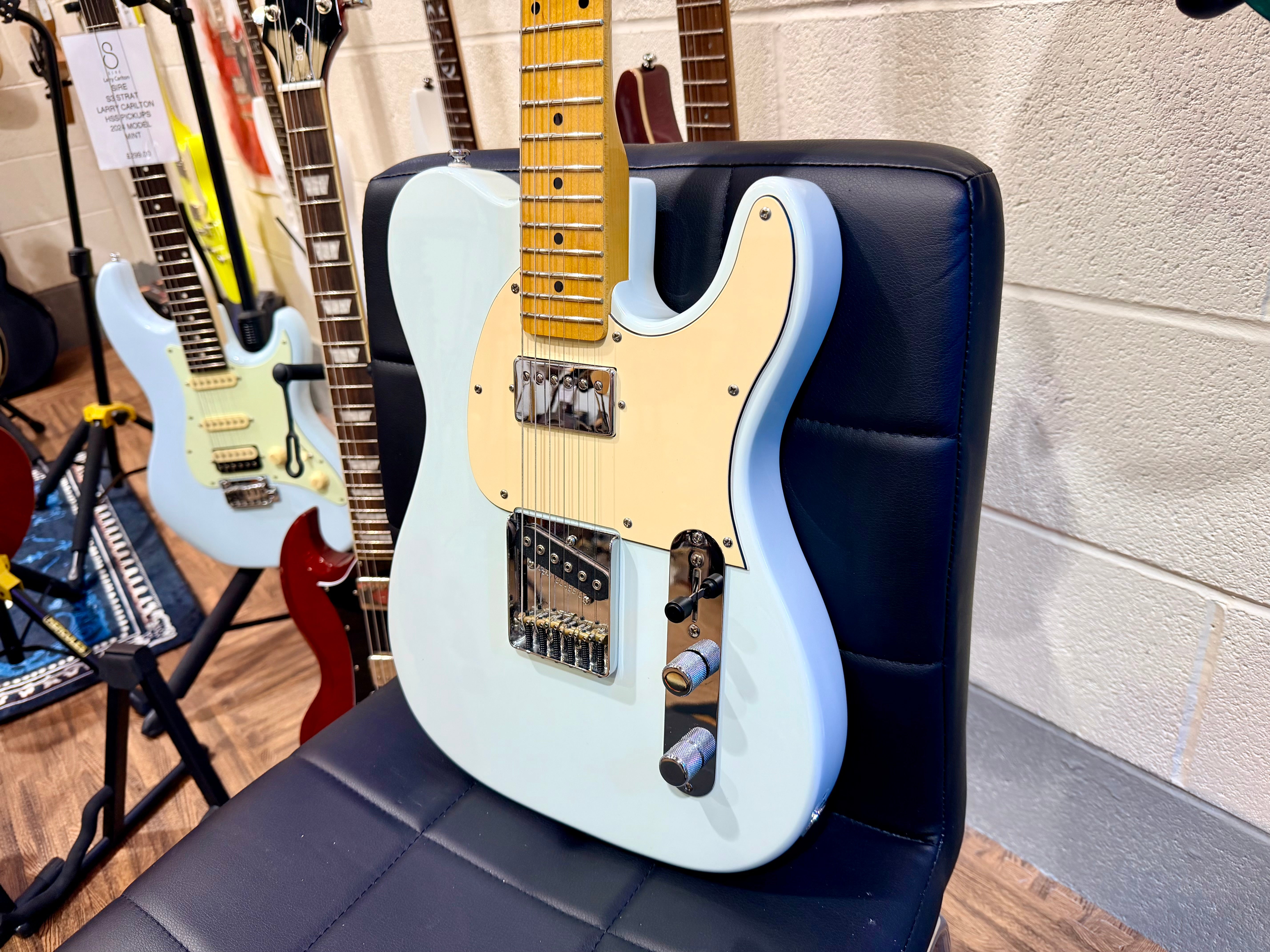 🌟MINT🌟 G&L ASAT Classic Bluesboy Tribute Series~ Sonic Blue~ Telecaster Guitar