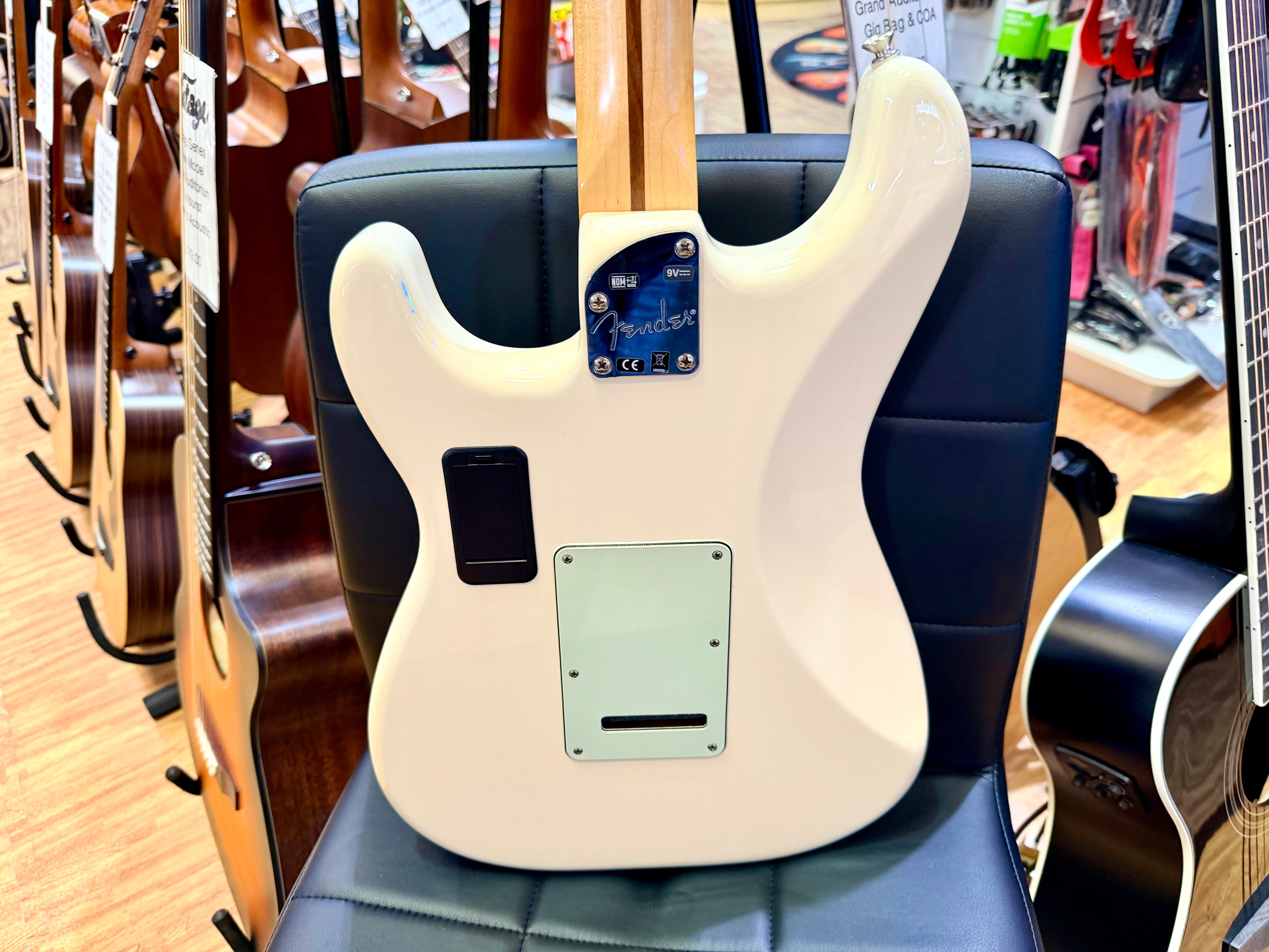 ✨2016✨ Fender Deluxe Roadhouse Stratocaster Electric Guitar~ MIM Vintage White!